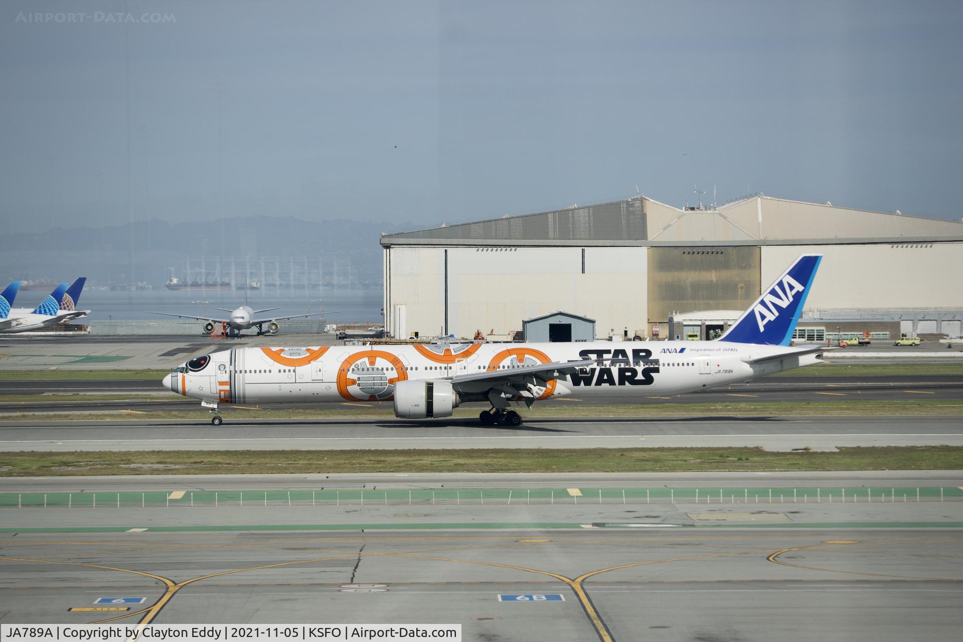 JA789A, 2010 Boeing 777-381/ER C/N 40687, Sky Terrace SFO 2021.