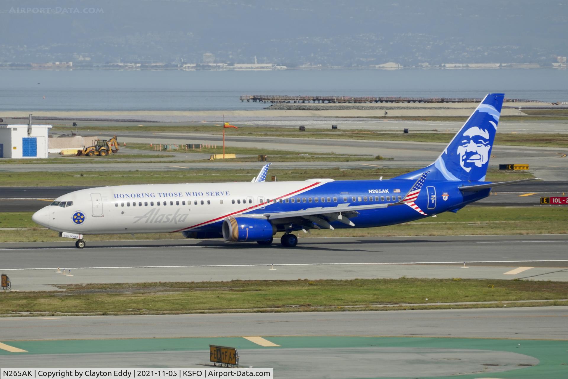 N265AK, 2016 Boeing 737-990/ER C/N 62682, Sky Terrace SFO 2021.