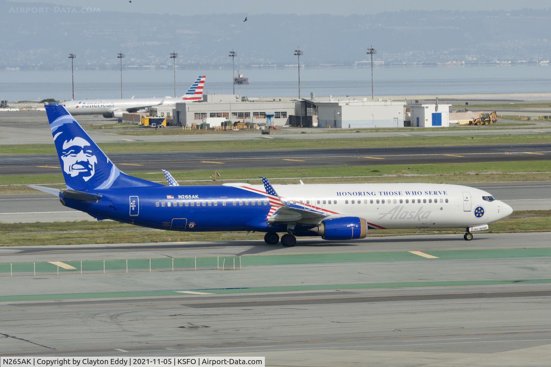 N265AK, 2016 Boeing 737-990/ER C/N 62682, Sky Terrace SFO 2021.