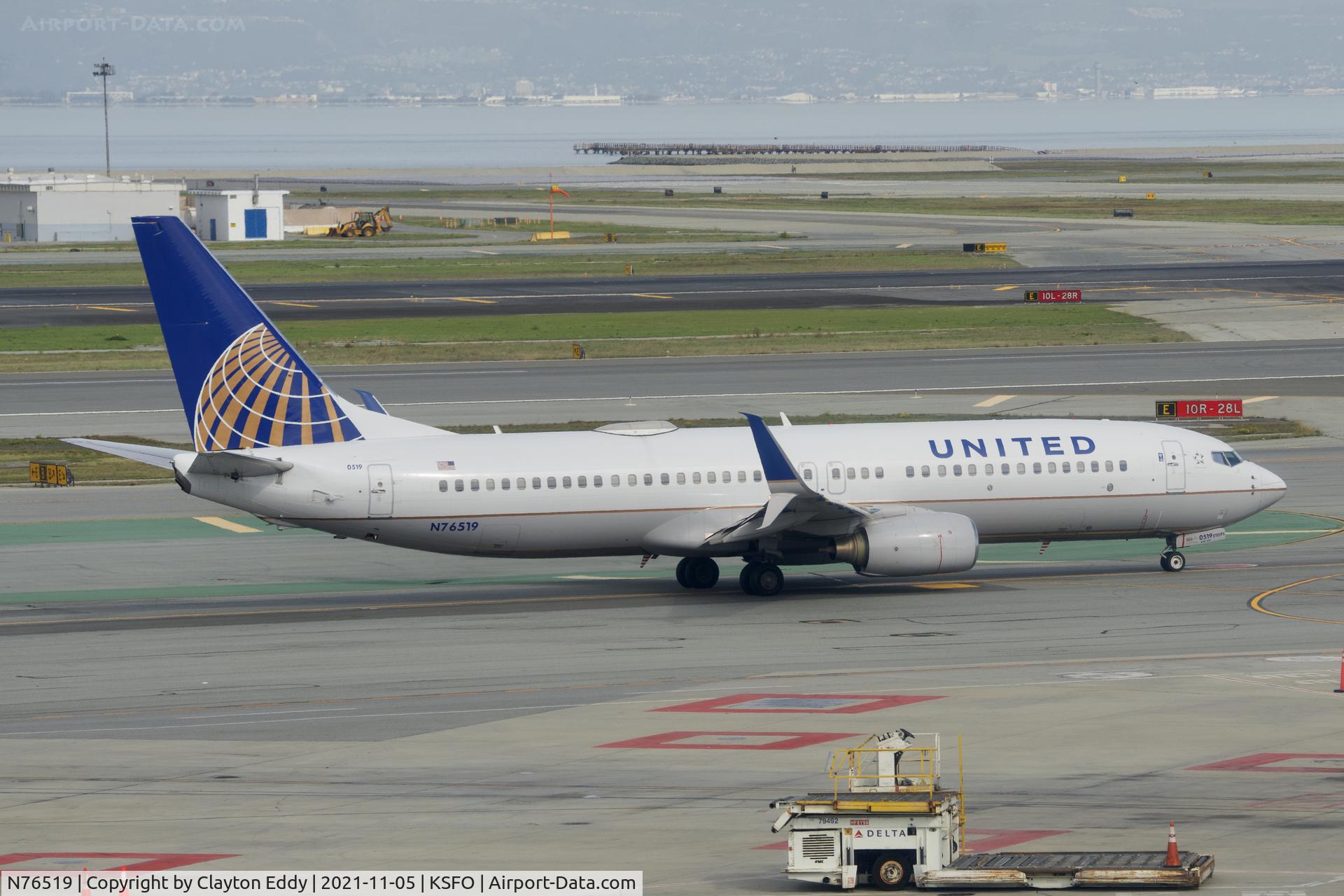 N76519, 2009 Boeing 737-824 C/N 30132, Sky Terrace SFO 2021.