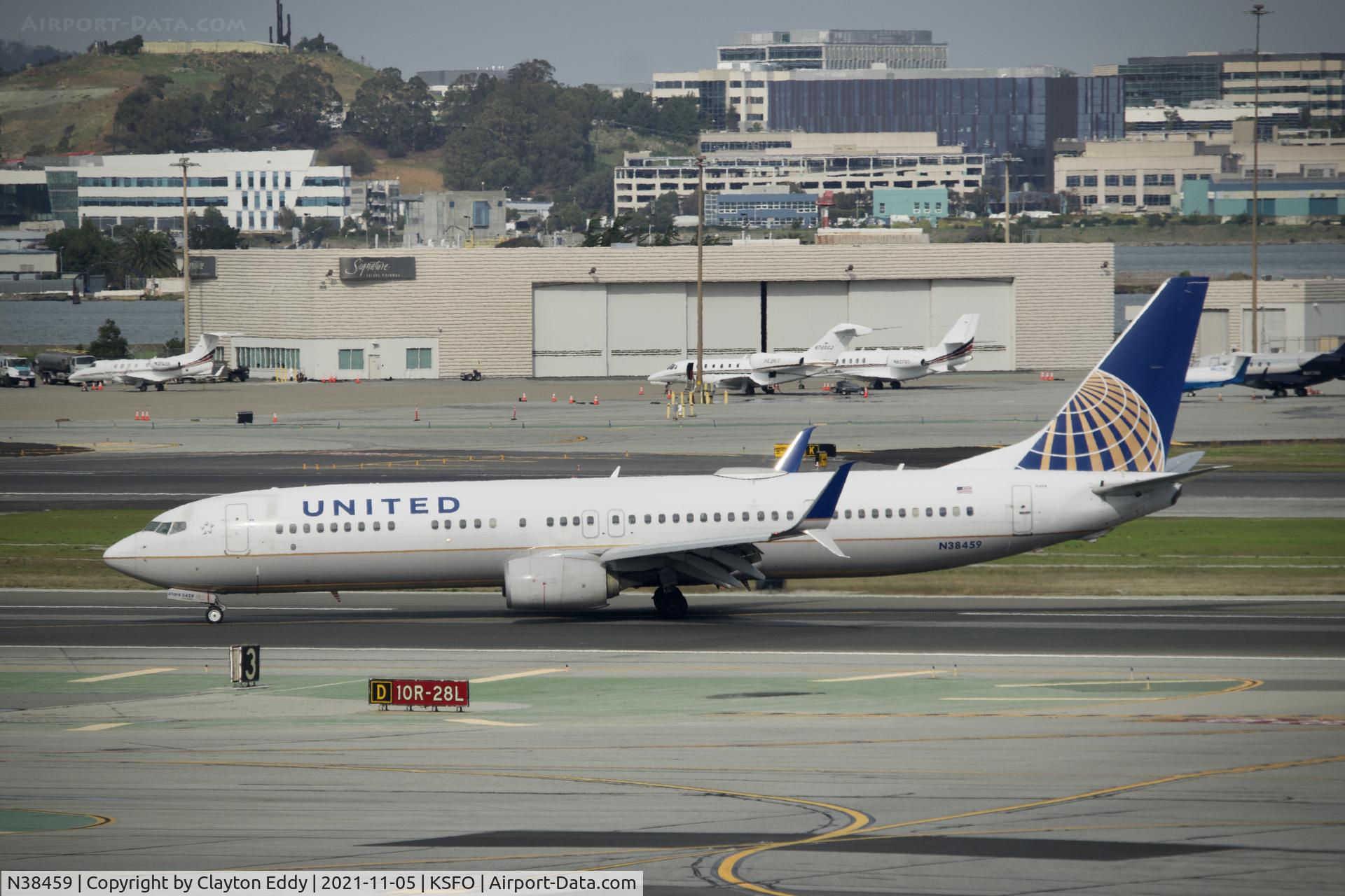 N38459, 2012 Boeing 737-924/ER C/N 37206, Sky Terrace SFO 2021.