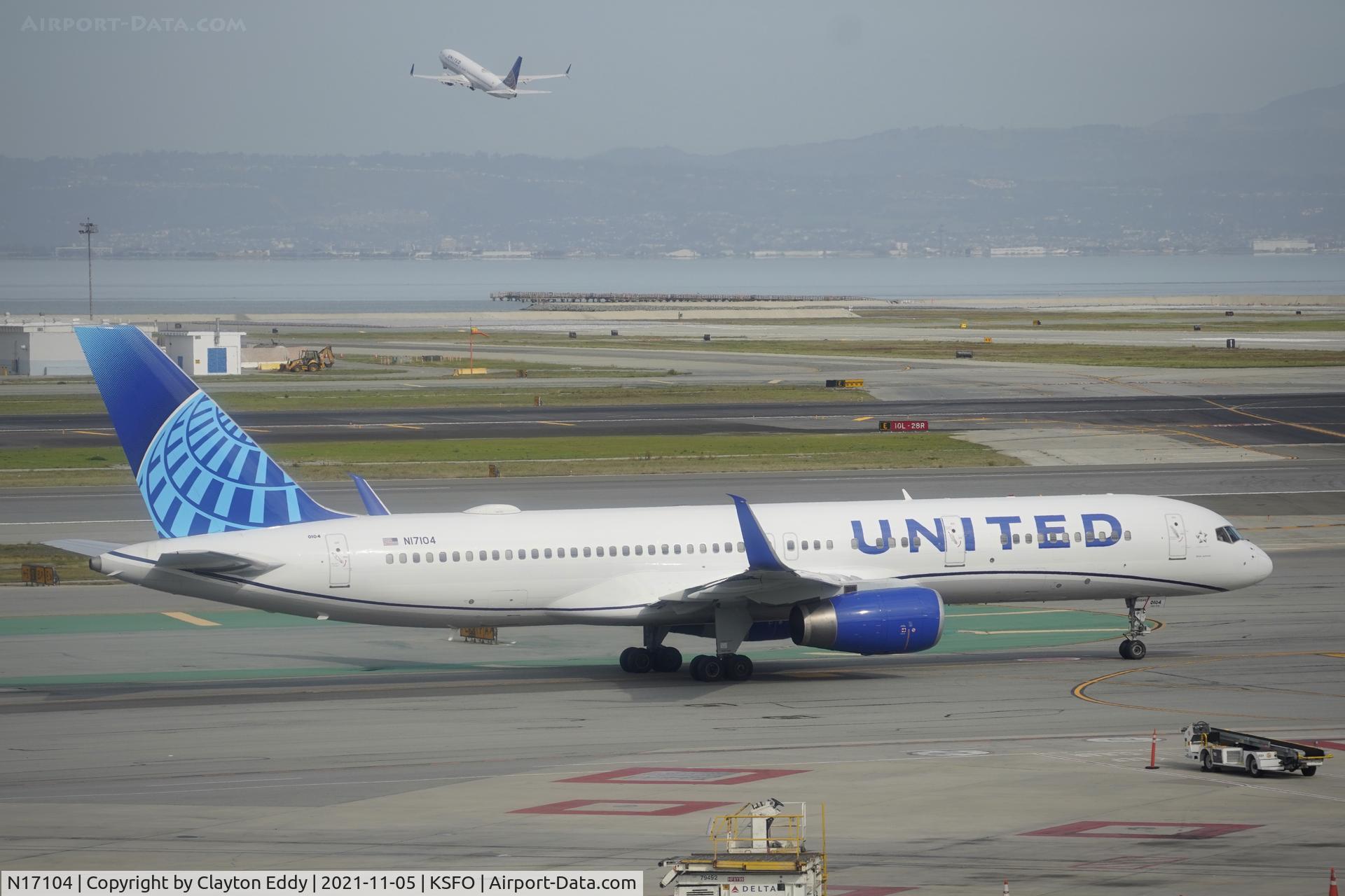 N17104, 1994 Boeing 757-224 C/N 27294, Sky Terrace SFO 2021.