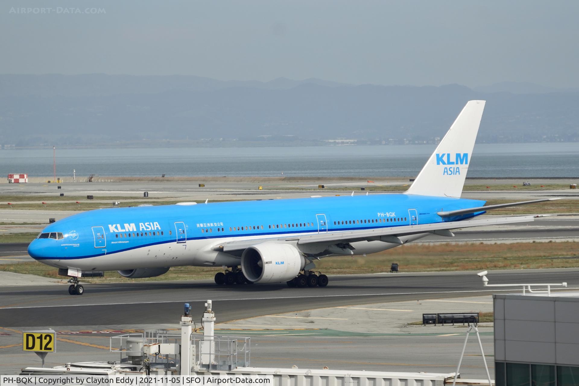 PH-BQK, 2005 Boeing 777-206/ER C/N 29399, Sky Terrace SFO 2021.