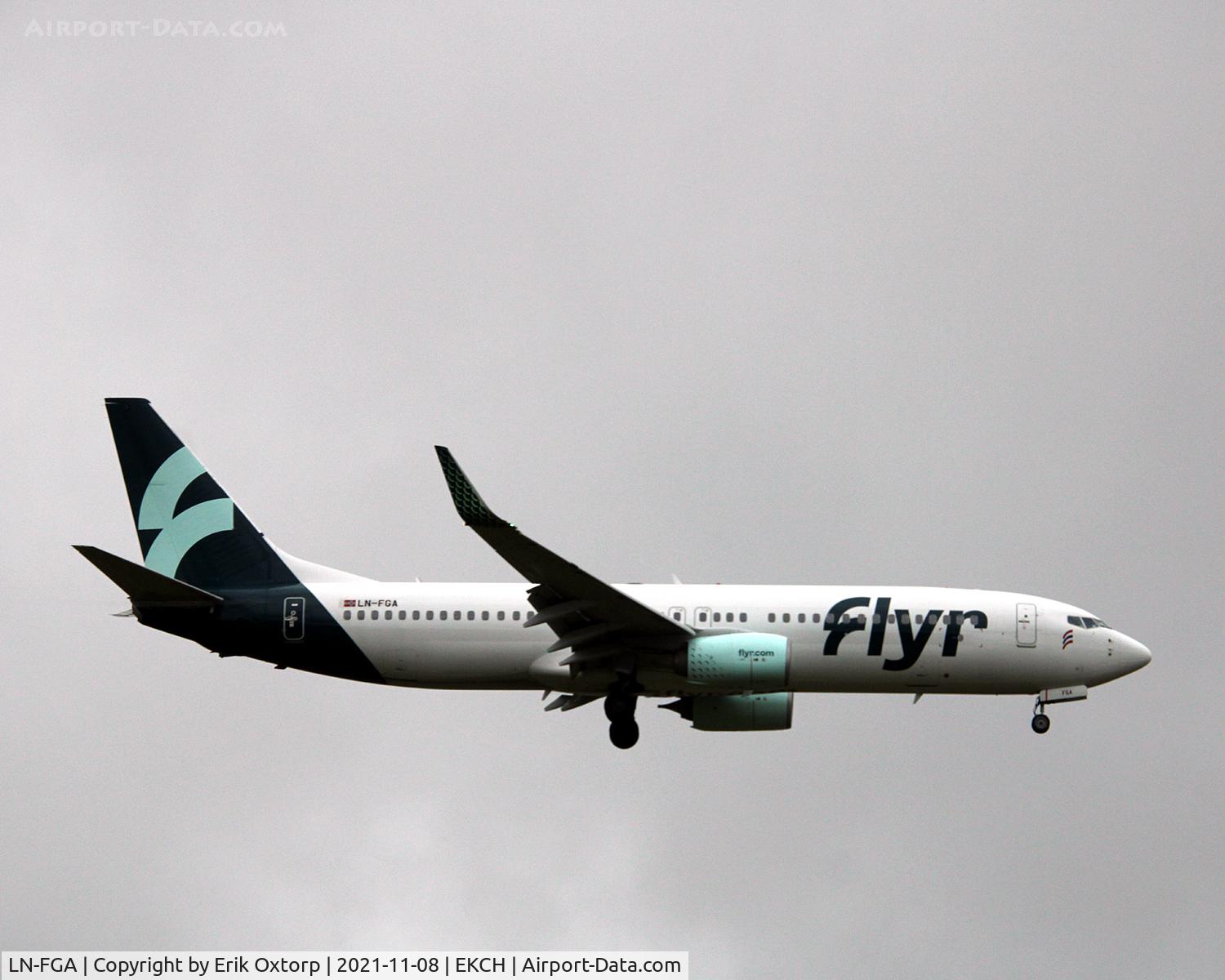 LN-FGA, 2012 Boeing 737-82R C/N 40014, LN-FGA landing rw 04L