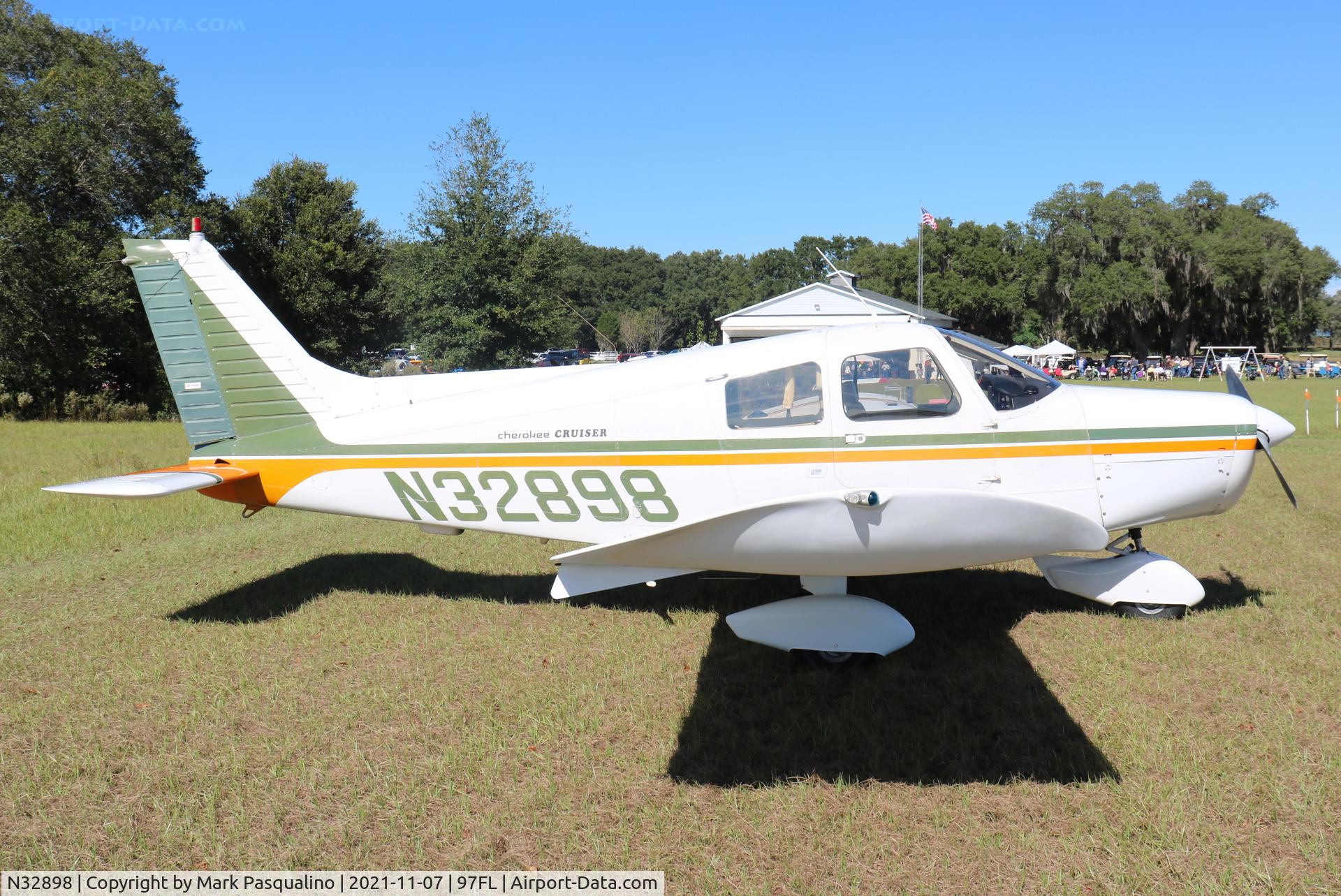 N32898, 1974 Piper PA-28-140 C/N 28-7525126, Piper PA-28-140