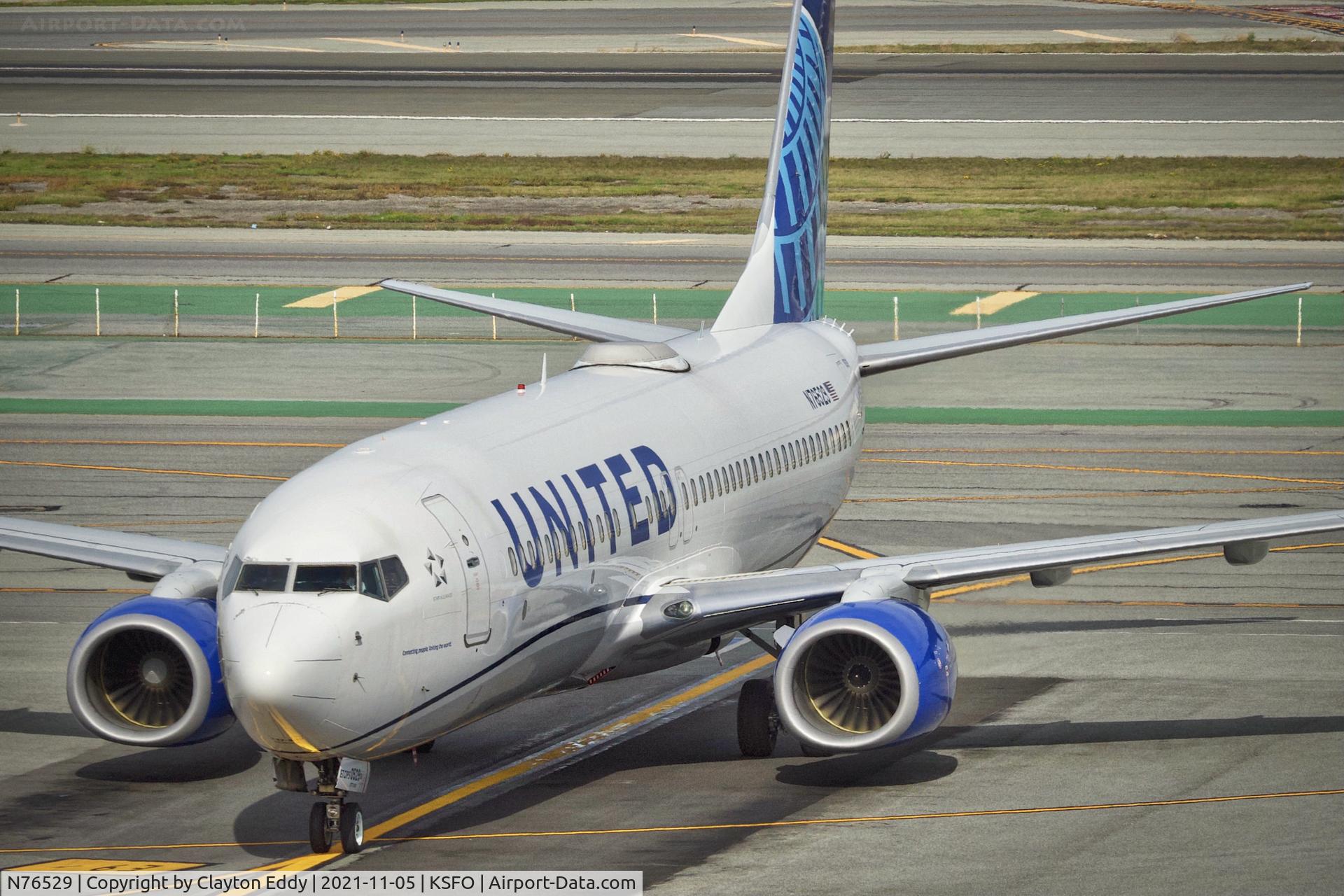 N76529, 2010 Boeing 737-824 C/N 31652, Sky Terrace SFO 2021.