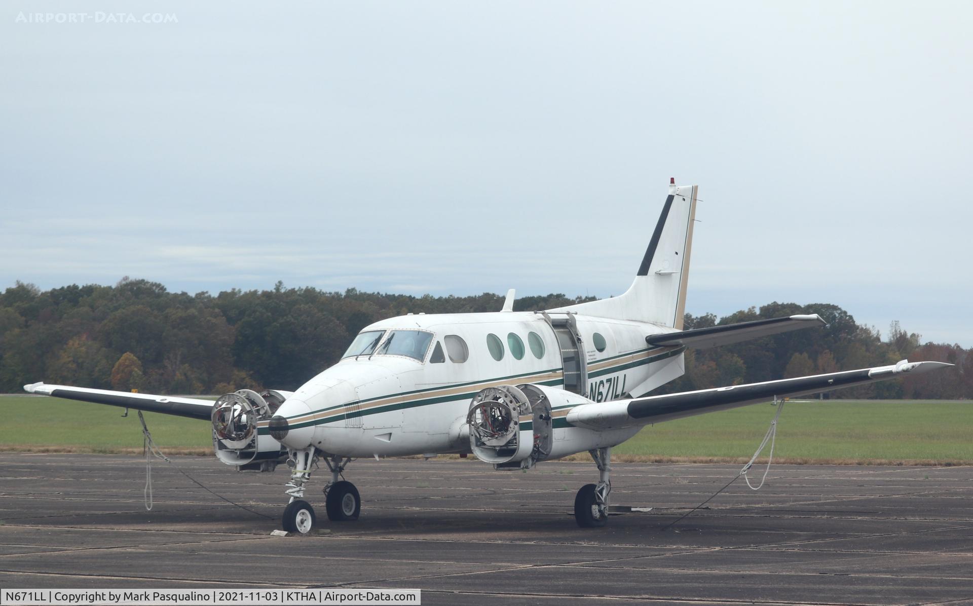 N671LL, 1966 Beech 65-A90 C/N LJ-148, Beech A90