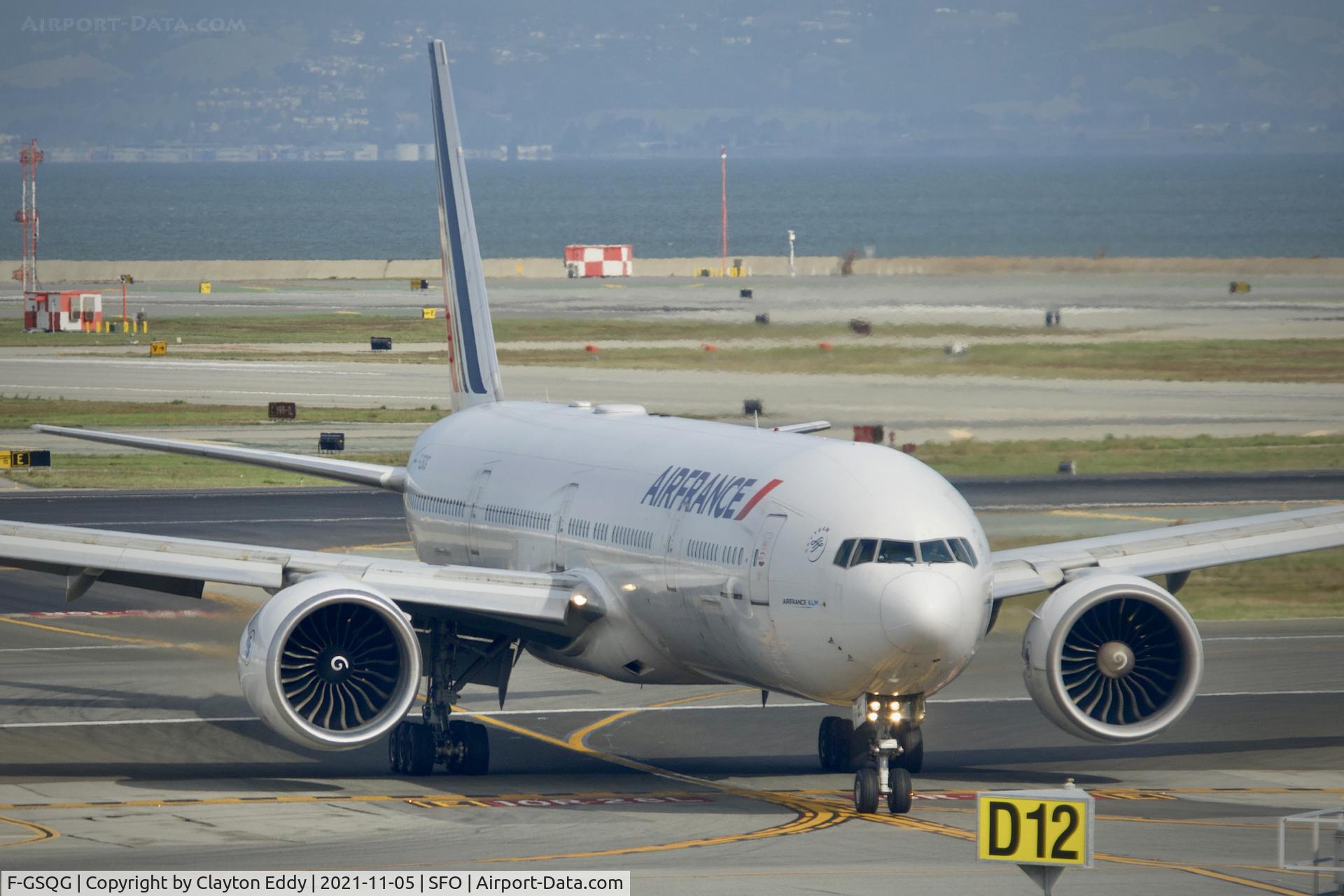 F-GSQG, 2004 Boeing 777-328/ER C/N 32850, Sky Terrace SFO 2021.