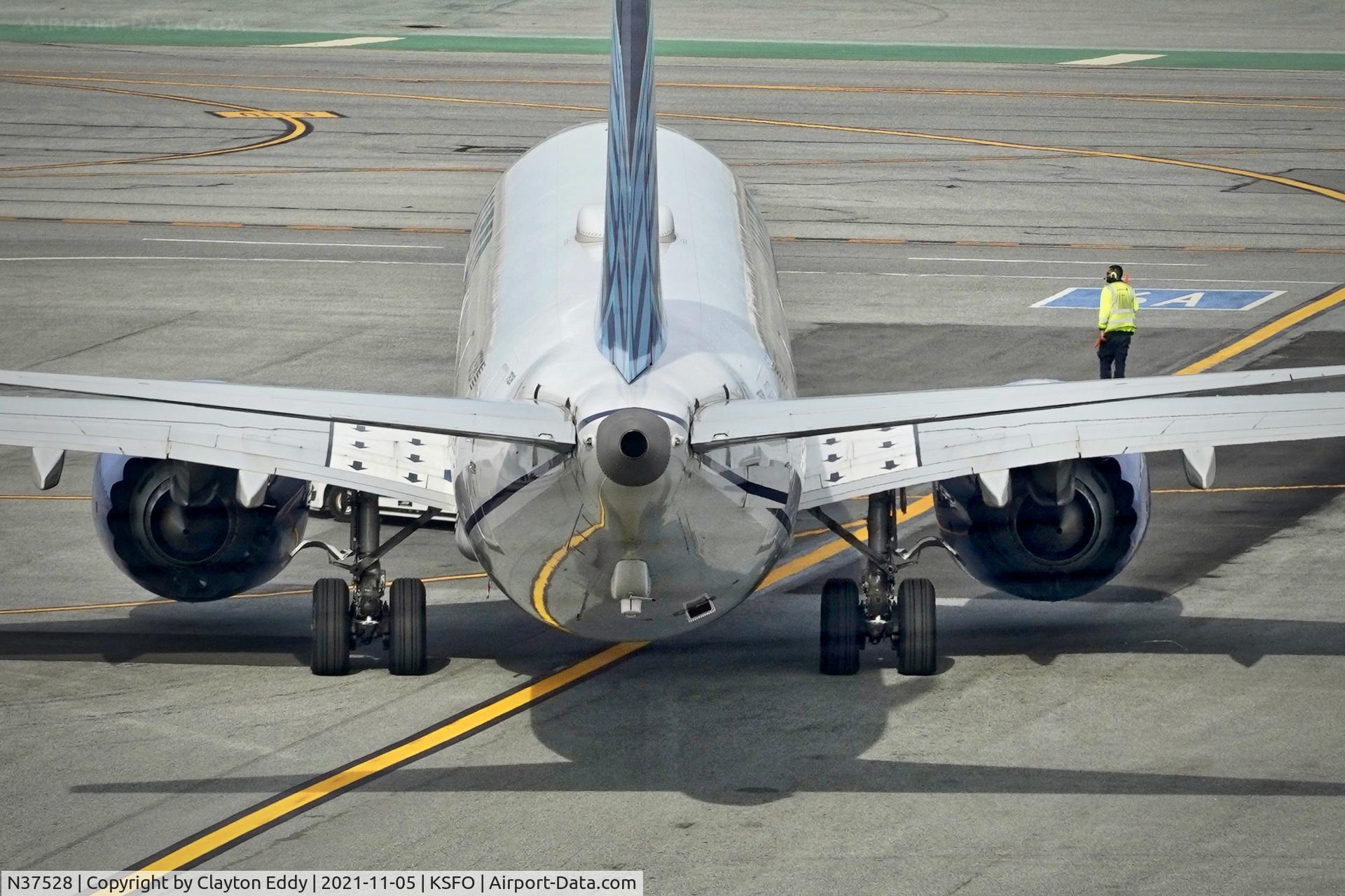 N37528, 2021 Boeing 737-9 MAX C/N 64502, Sky Terrace SFO 2021.