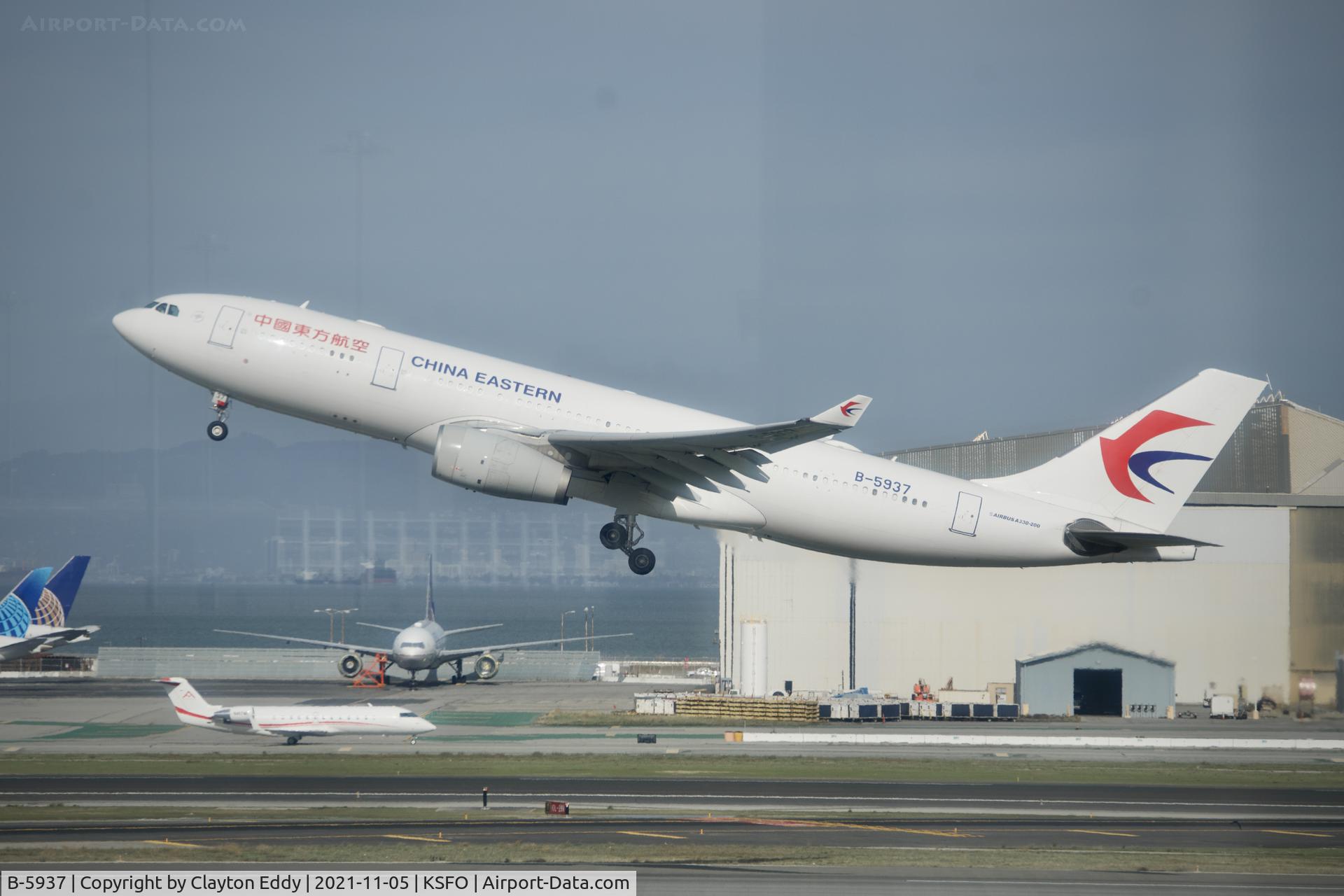B-5937, 2013 Airbus A330-243 C/N 1468, Sky Terrace SFO 2021.