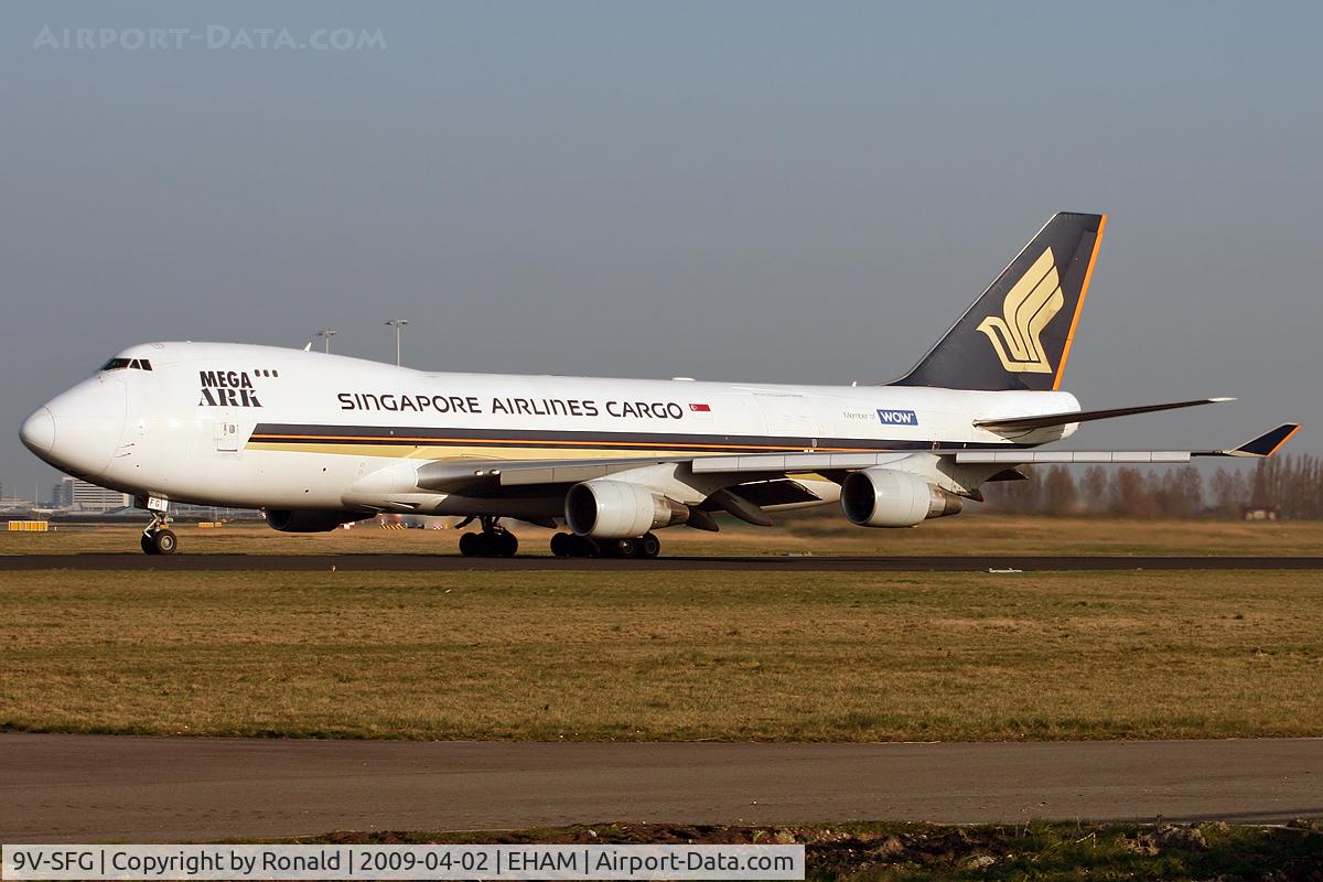 9V-SFG, 1998 Boeing 747-412F/SCD C/N 26558, at spl