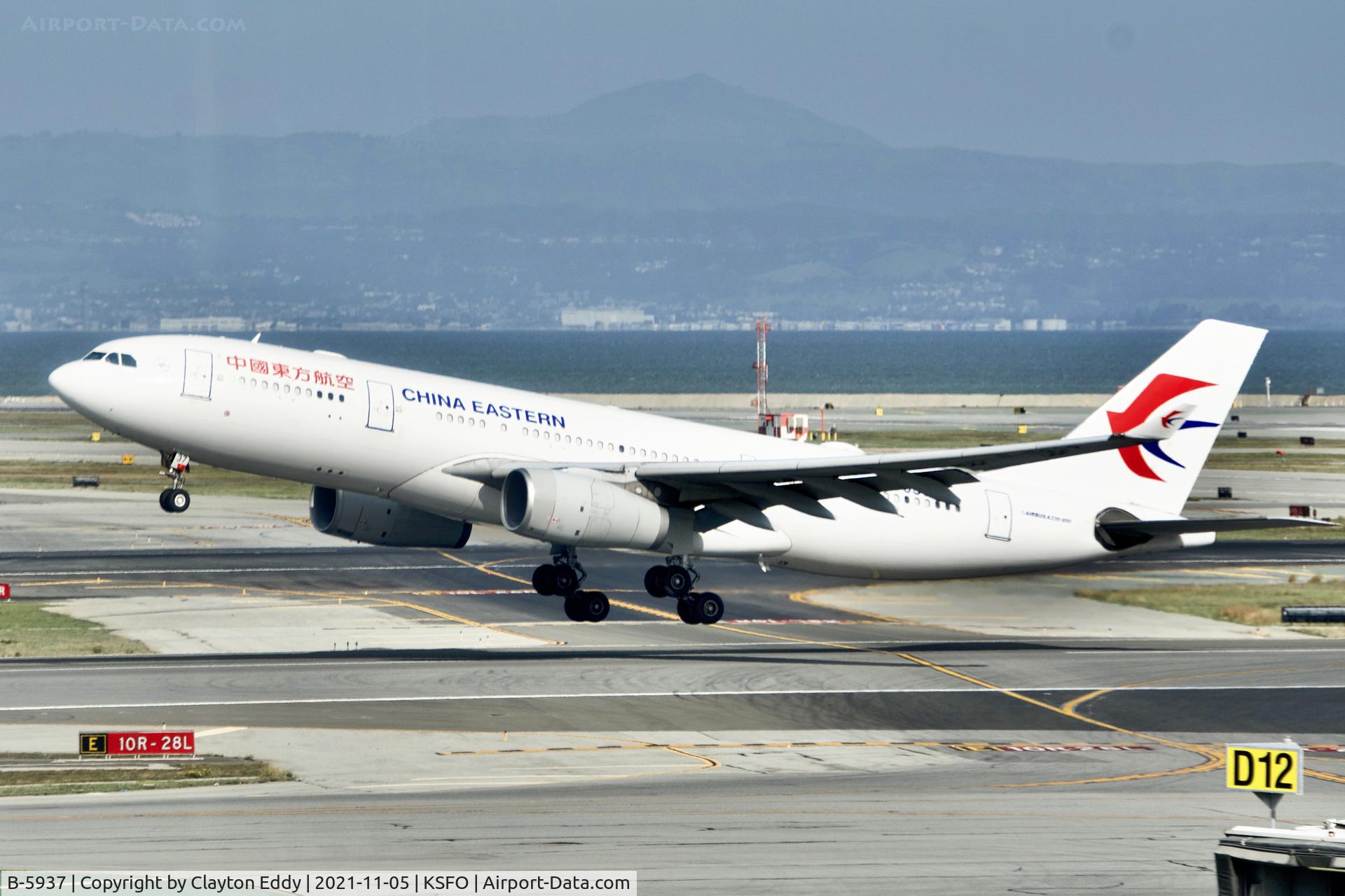 B-5937, 2013 Airbus A330-243 C/N 1468, Sky Terrace SFO 2021.