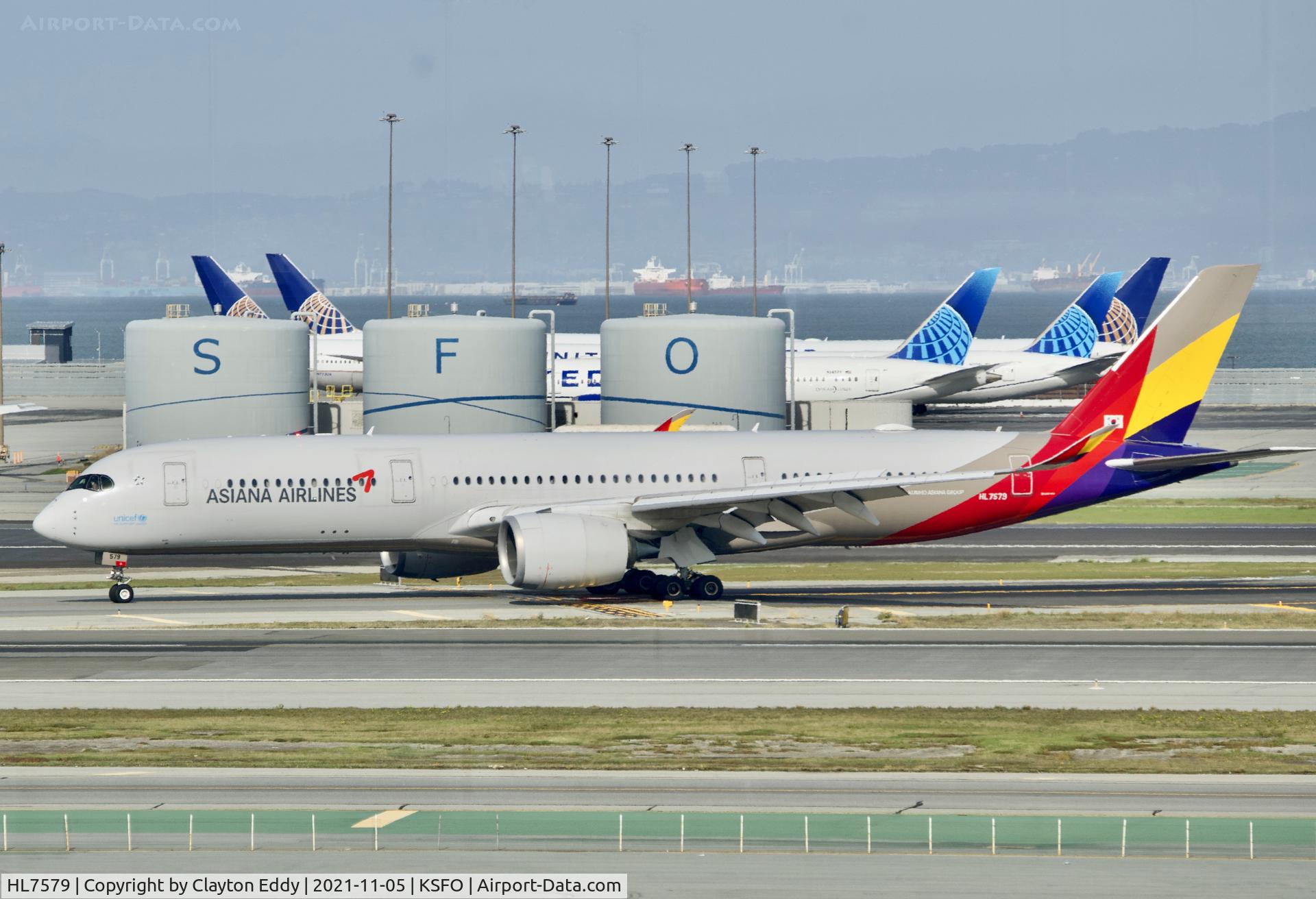HL7579, 2017 Airbus A350-941 C/N 0176, Sky Terrace SFO 2021.