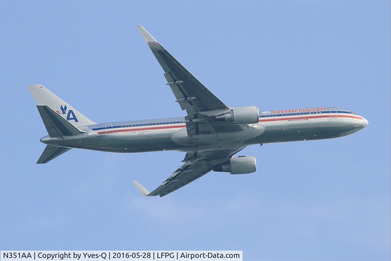 N351AA, 1988 Boeing 767-323 C/N 24032, Boeing 767-323, Climbing from rwy 06R, Roissy Charles De Gaulle airport (LFPG-CDG)