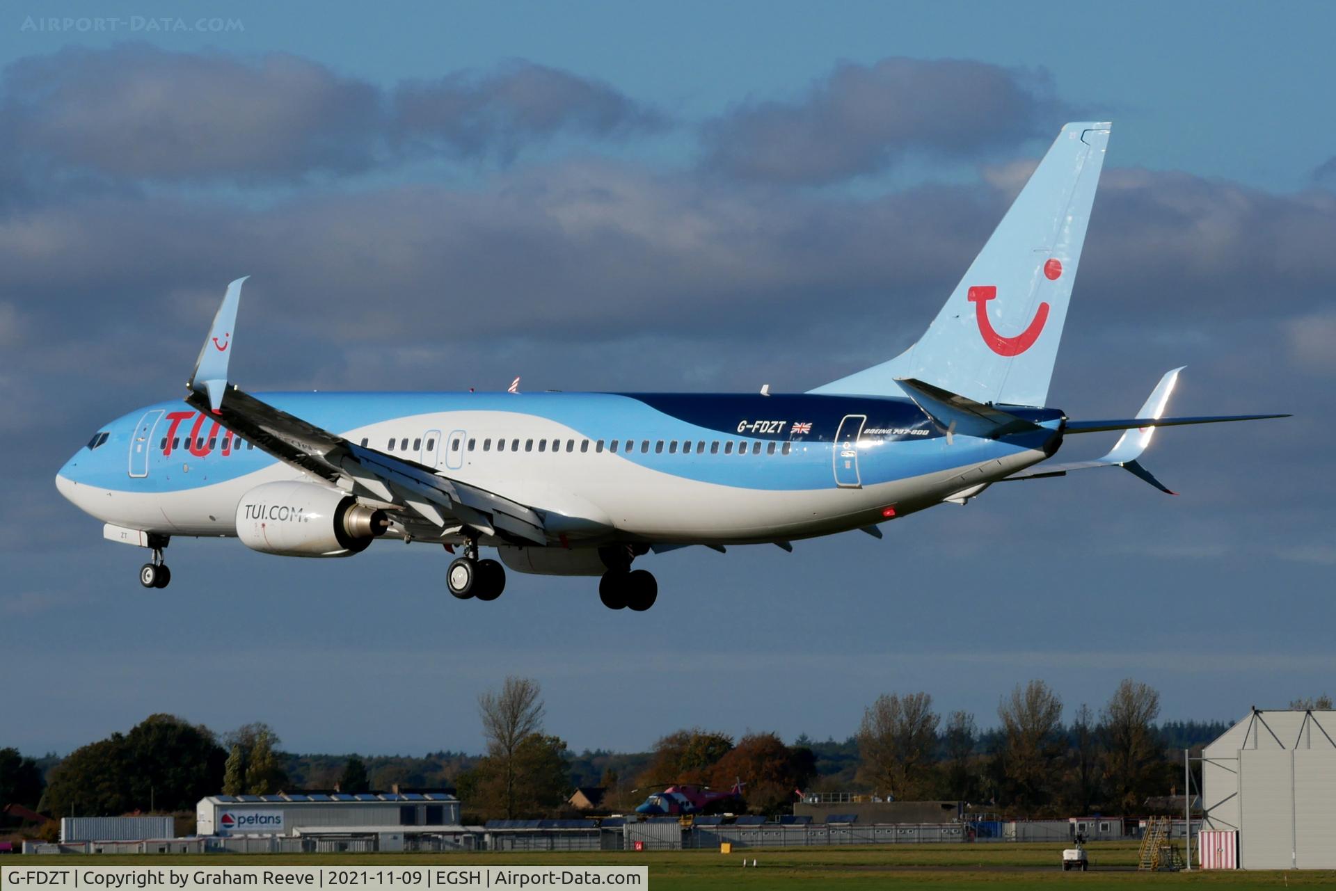 G-FDZT, 2011 Boeing 737-8K5 C/N 37248, Landing at Norwich.