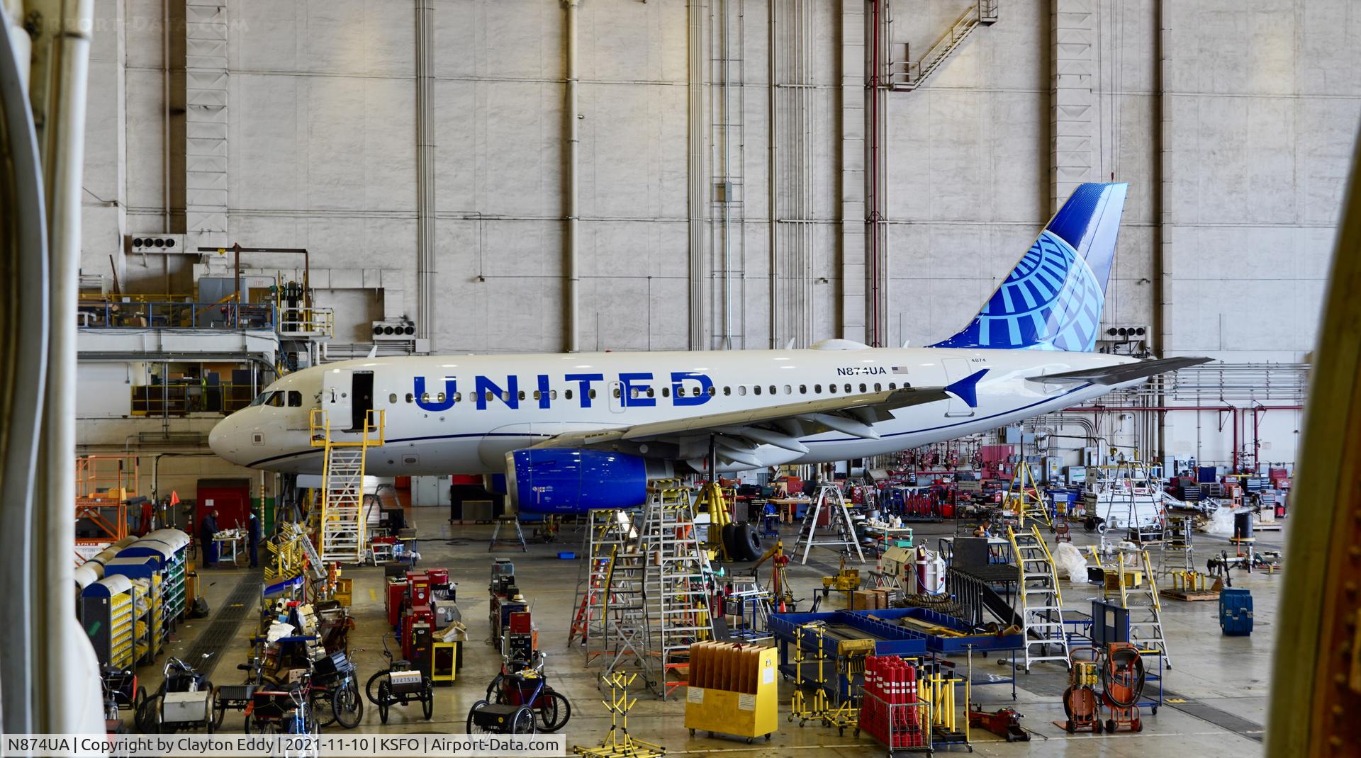 N874UA, 2003 Airbus A319-132 C/N 2008, SFO 2021.