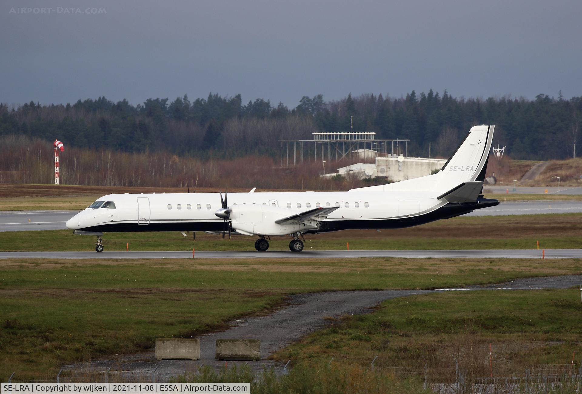 SE-LRA, 1995 Saab 2000 C/N 2000-014, RWY 01L