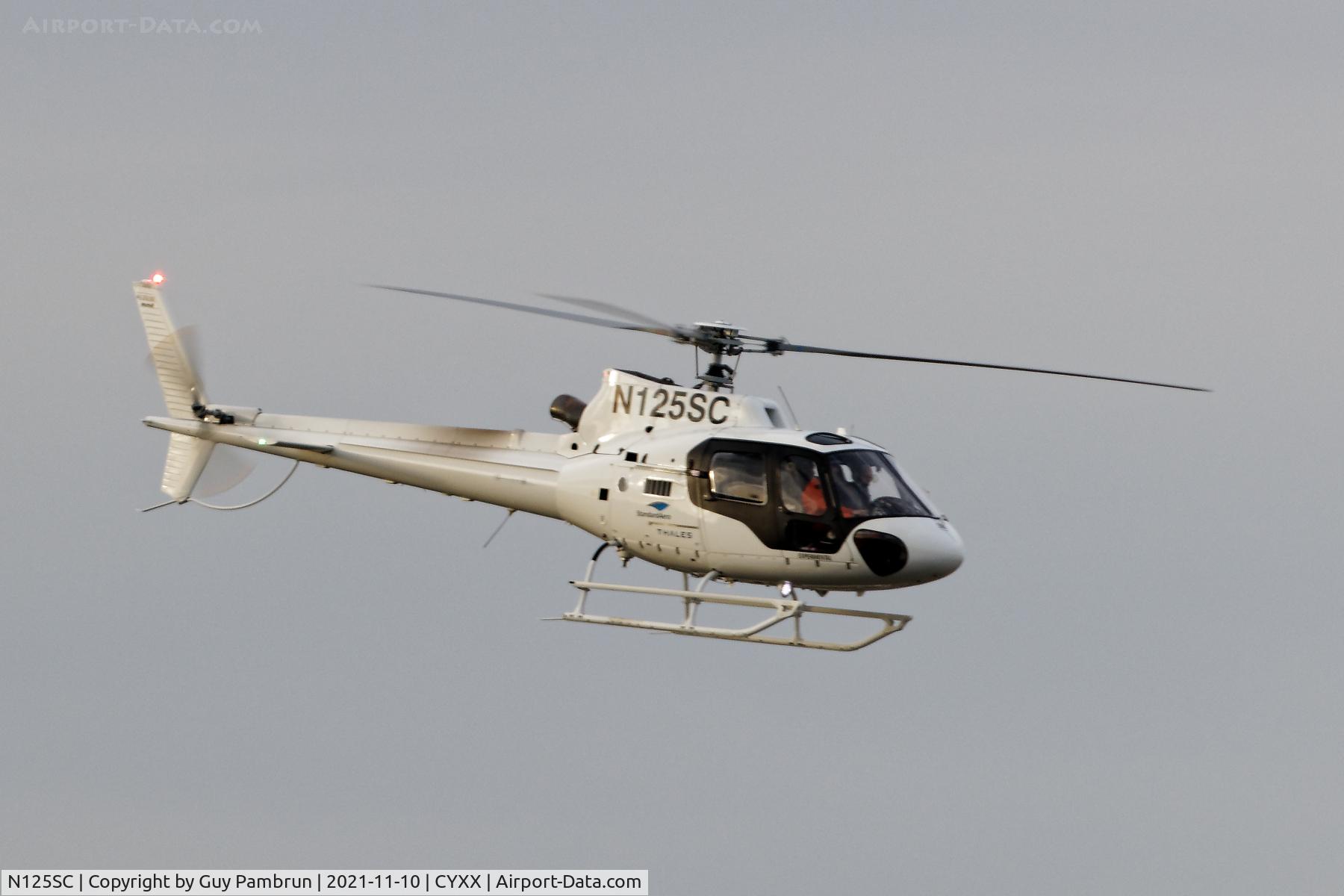 N125SC, 2005 Eurocopter AS-350B-2 Ecureuil Ecureuil C/N 3904, Flyby on 07