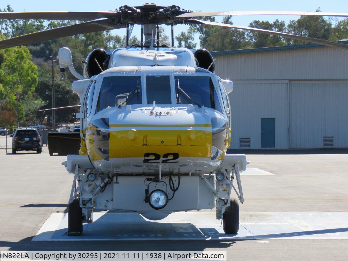 N822LA, 2017 Sikorsky S-701-09 (Firehawk) C/N 704024, Up close of cockpit
