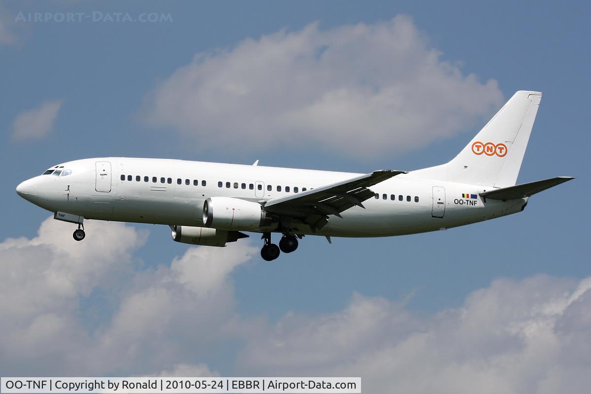 OO-TNF, 1988 Boeing 737-3Q8(QC) C/N 24131, at bru