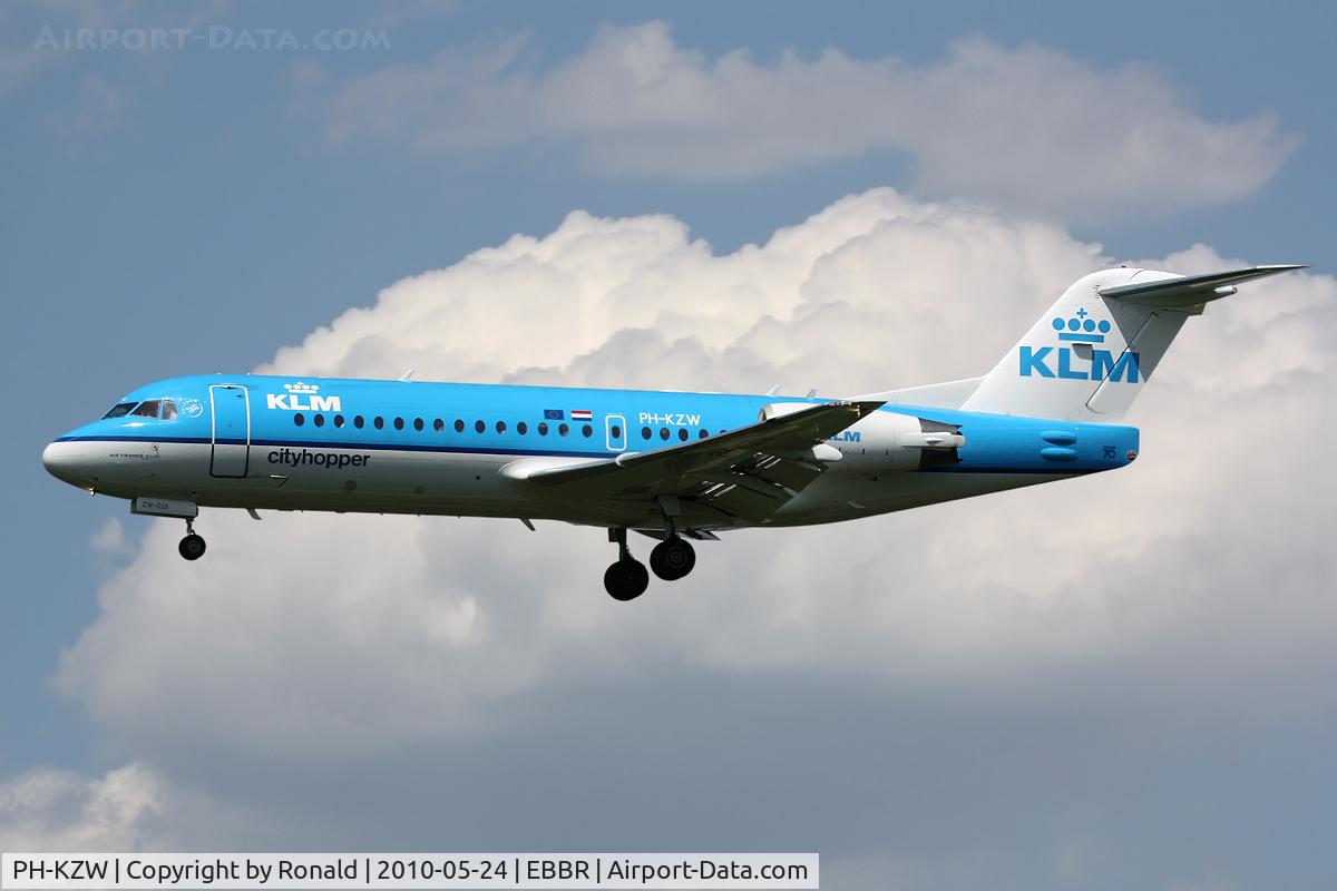 PH-KZW, 1995 Fokker 70 (F-28-0070) C/N 11558, at bru