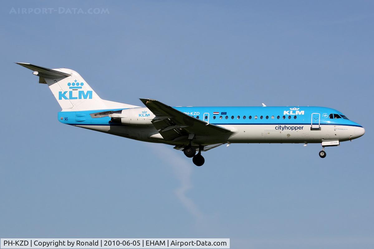 PH-KZD, 1997 Fokker 70 (F-28-0070) C/N 11582, at spl
