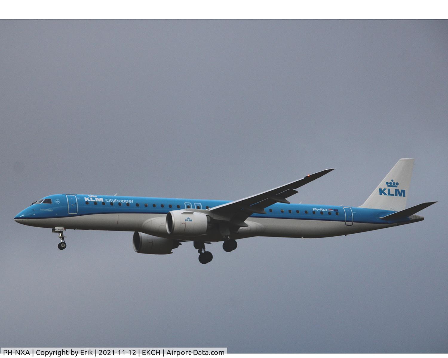 PH-NXA, 2021 Embraer E195-E2 (ERJ-190-400STD) C/N 19020045, PH-NXA laning rw 22L