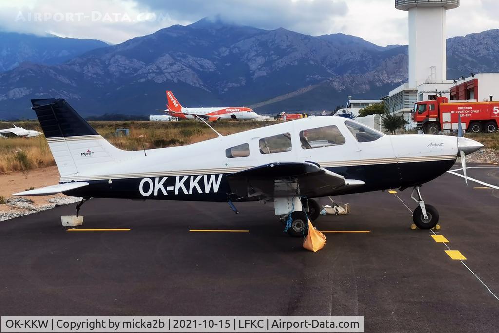 OK-KKW, 2001 Piper PA-28-181 Cherokee Archer III C/N 28-43466, Parked
