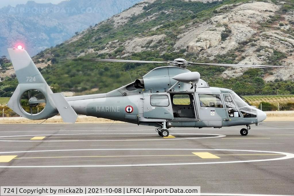 724, Eurocopter AS-365N-3 Dauphin 2 C/N 6724, Parked
