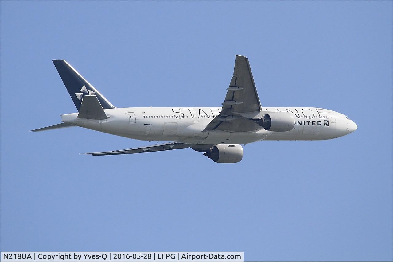 N218UA, 2001 Boeing 777-222 C/N 30222, Boeing 777-222, Climbing from rwy 06R, Roissy Charles De Gaulle airport (LFPG-CDG)