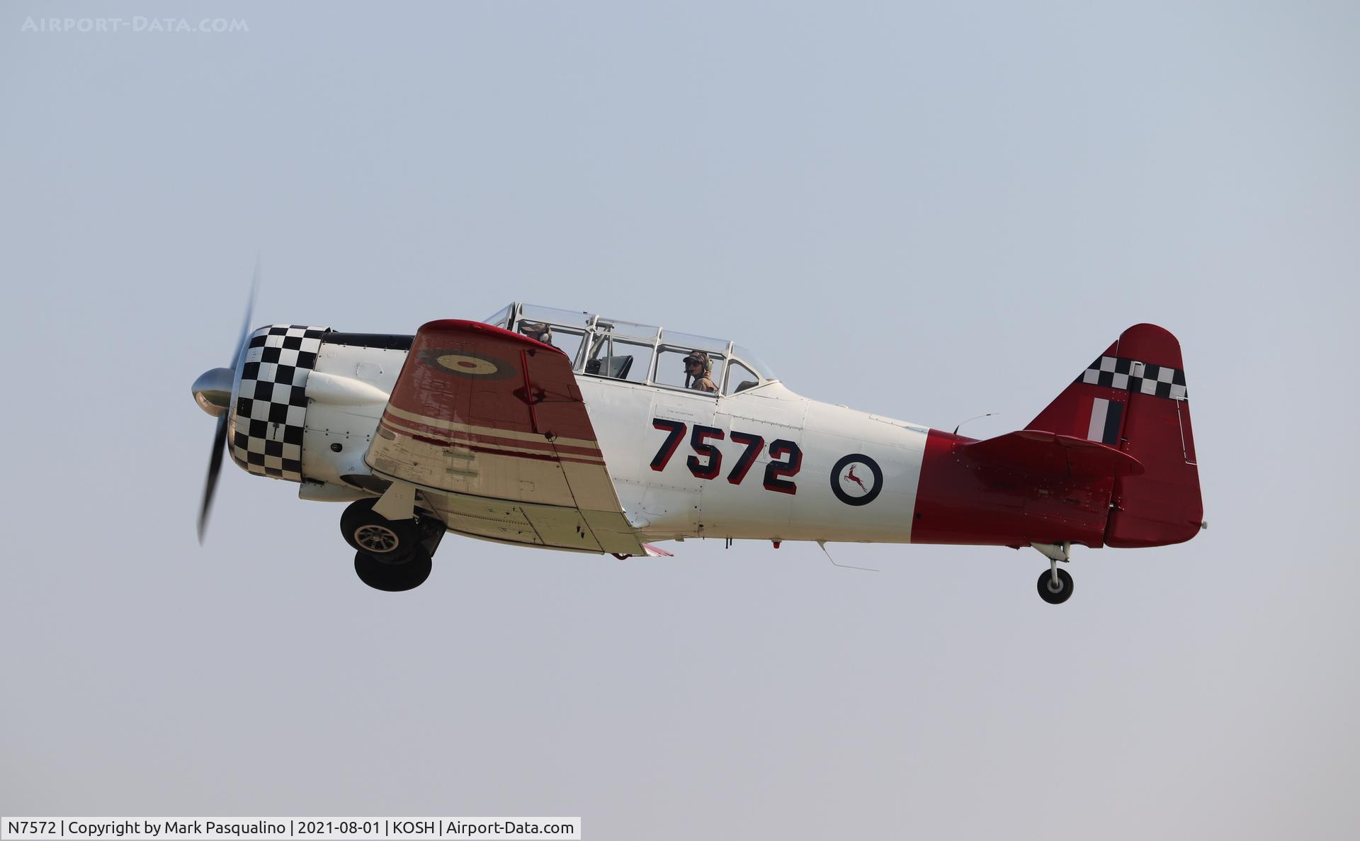 N7572, 1941 North American AT-6D Texan C/N 41-34018, North American AT-6D