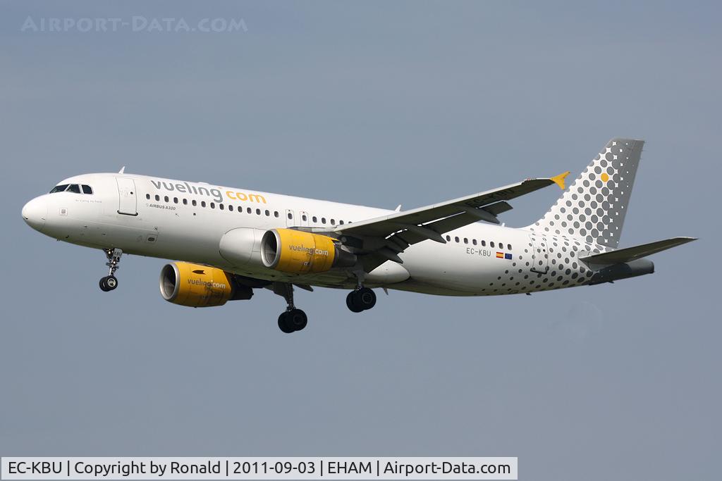 EC-KBU, 2001 Airbus A320-214 C/N 1413, at spl