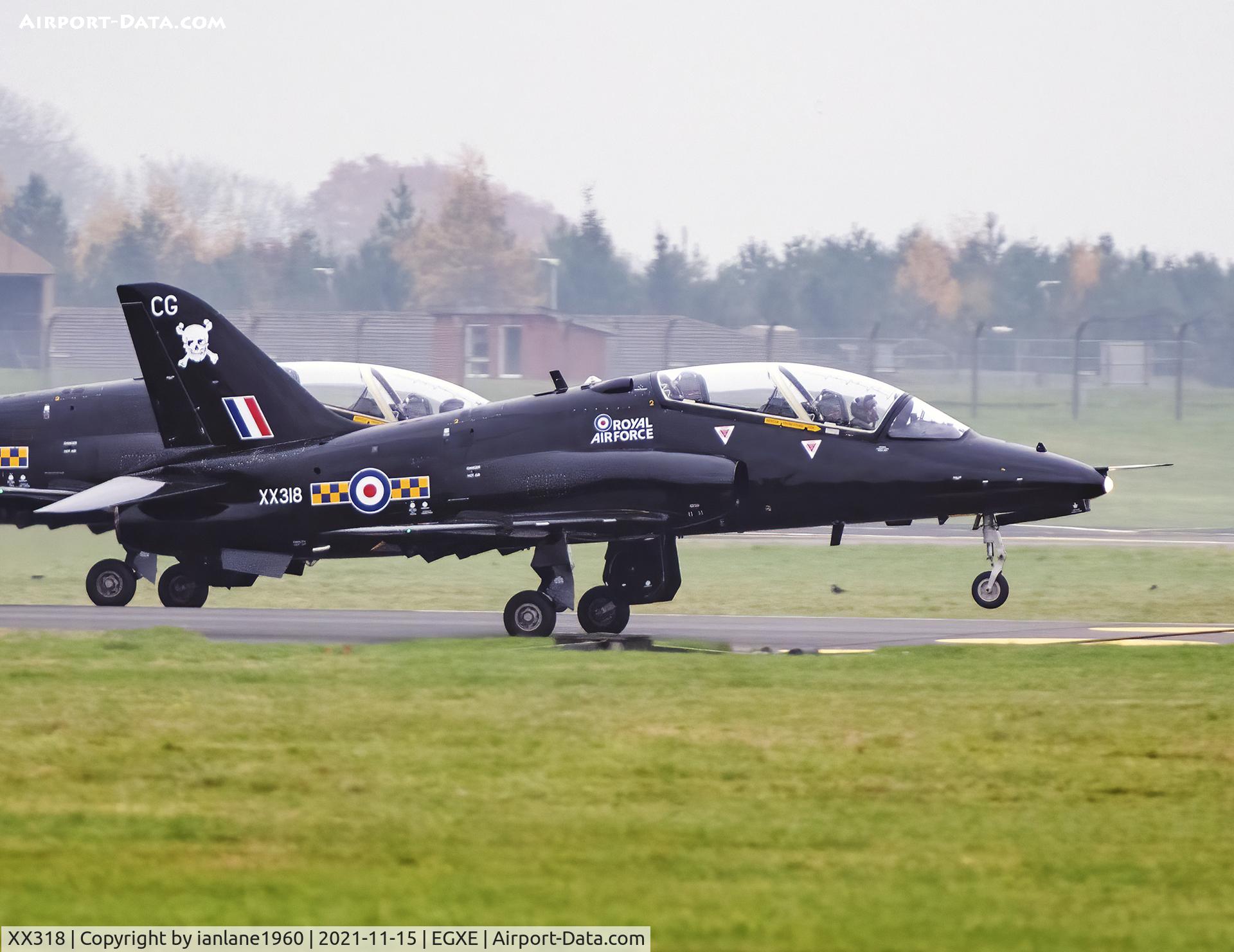 XX318, 1980 Hawker Siddeley Hawk T.1A C/N 160/312143, Lifting off at Leeming