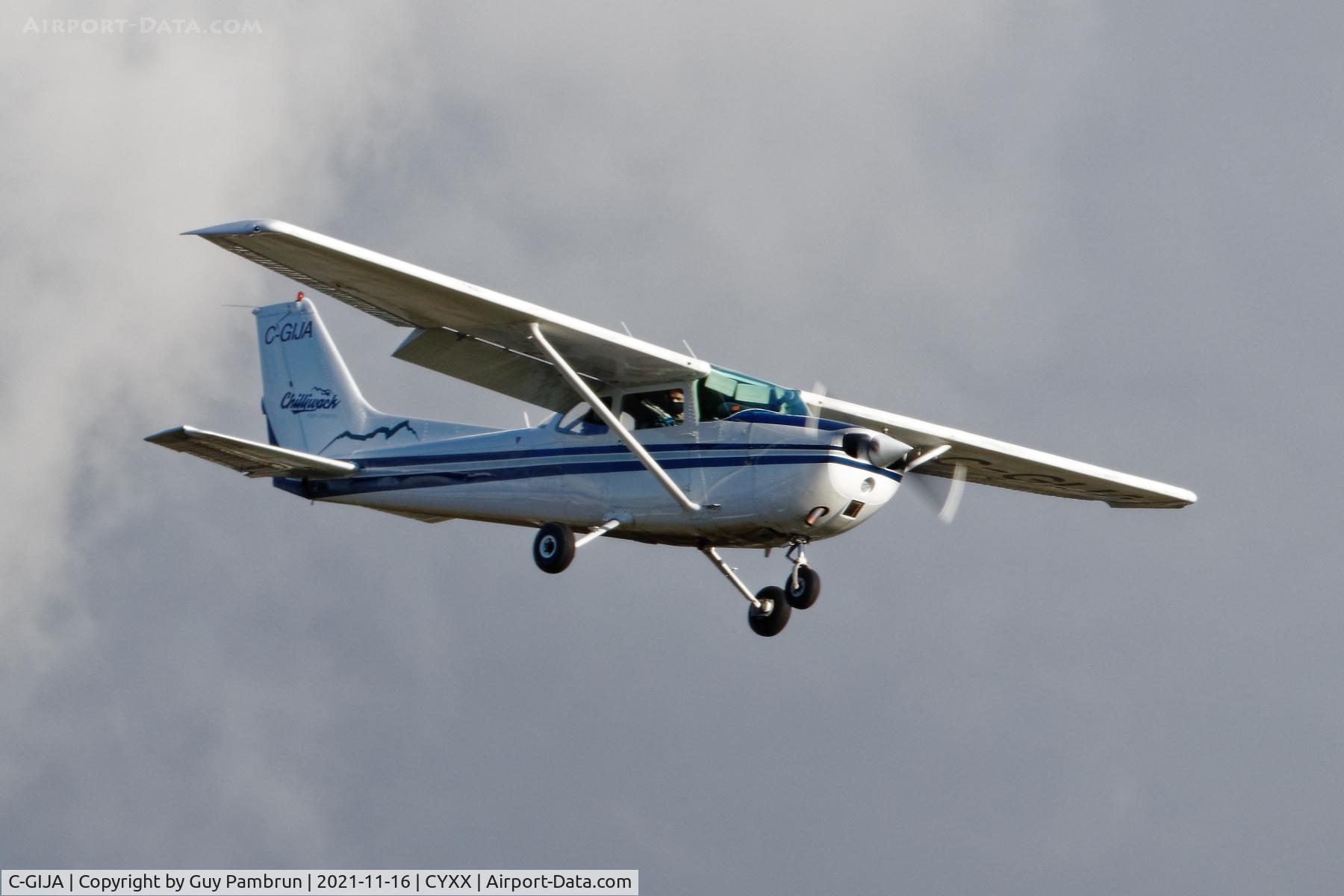 C-GIJA, 1976 Cessna 172M C/N 17266902, Landing