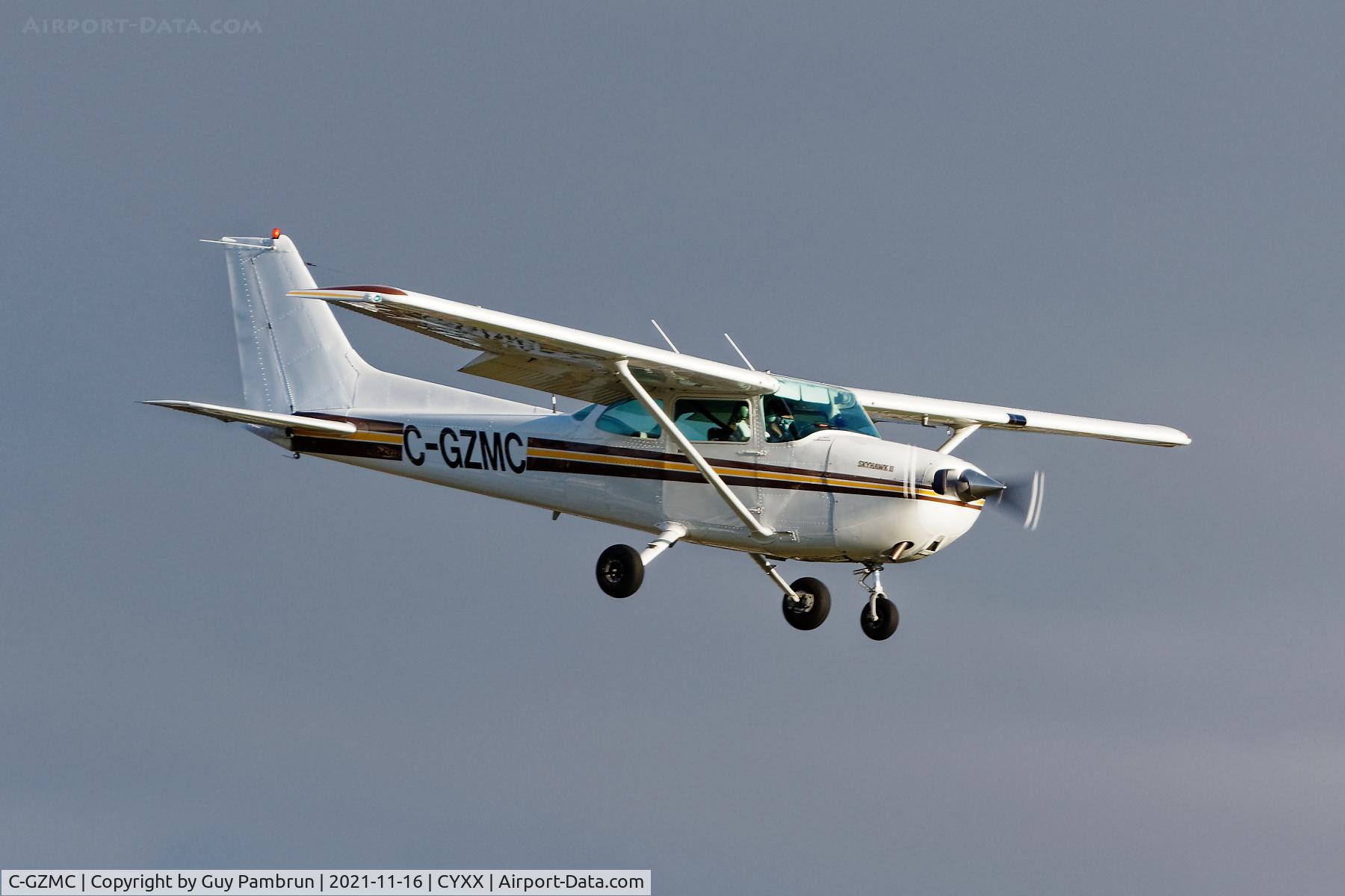 C-GZMC, 1982 Cessna 172P C/N 17275221, Landing
