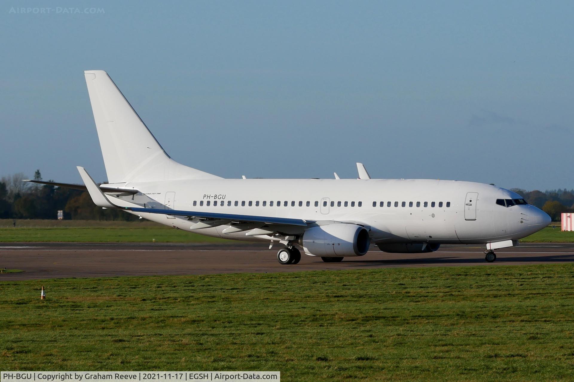 PH-BGU, 2011 Boeing 737-7K2 C/N 39257, Departing from Norwich.