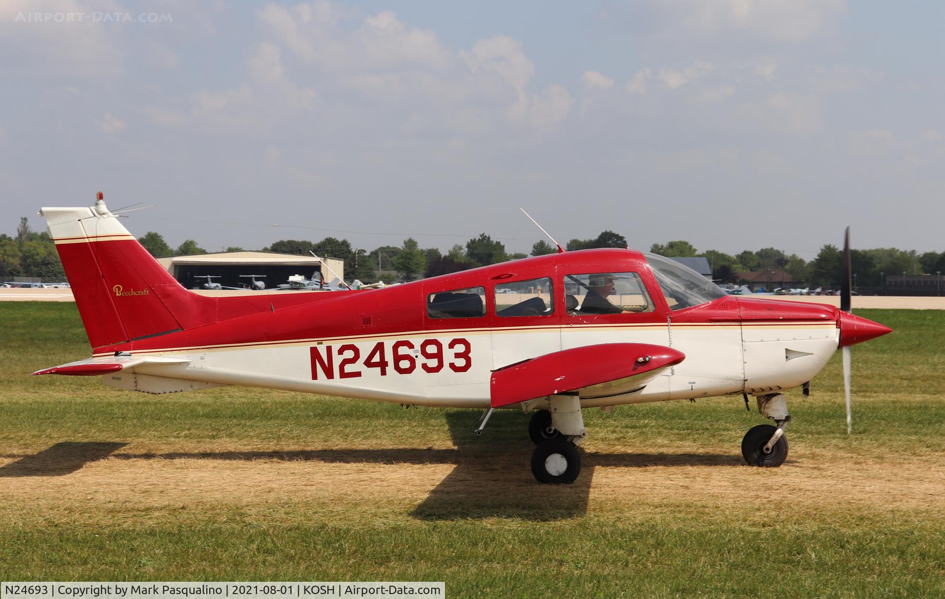 N24693, 1973 Beech C23 Sundowner 180 C/N M-1443, Beech C23