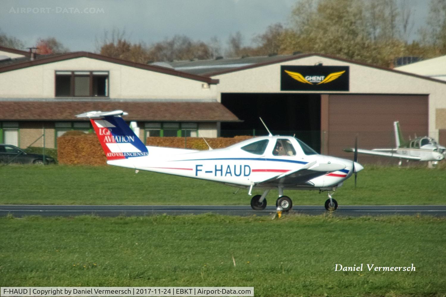 F-HAUD, 1981 Beech 77 Skipper Skipper C/N WA-293, At Wevelgem.