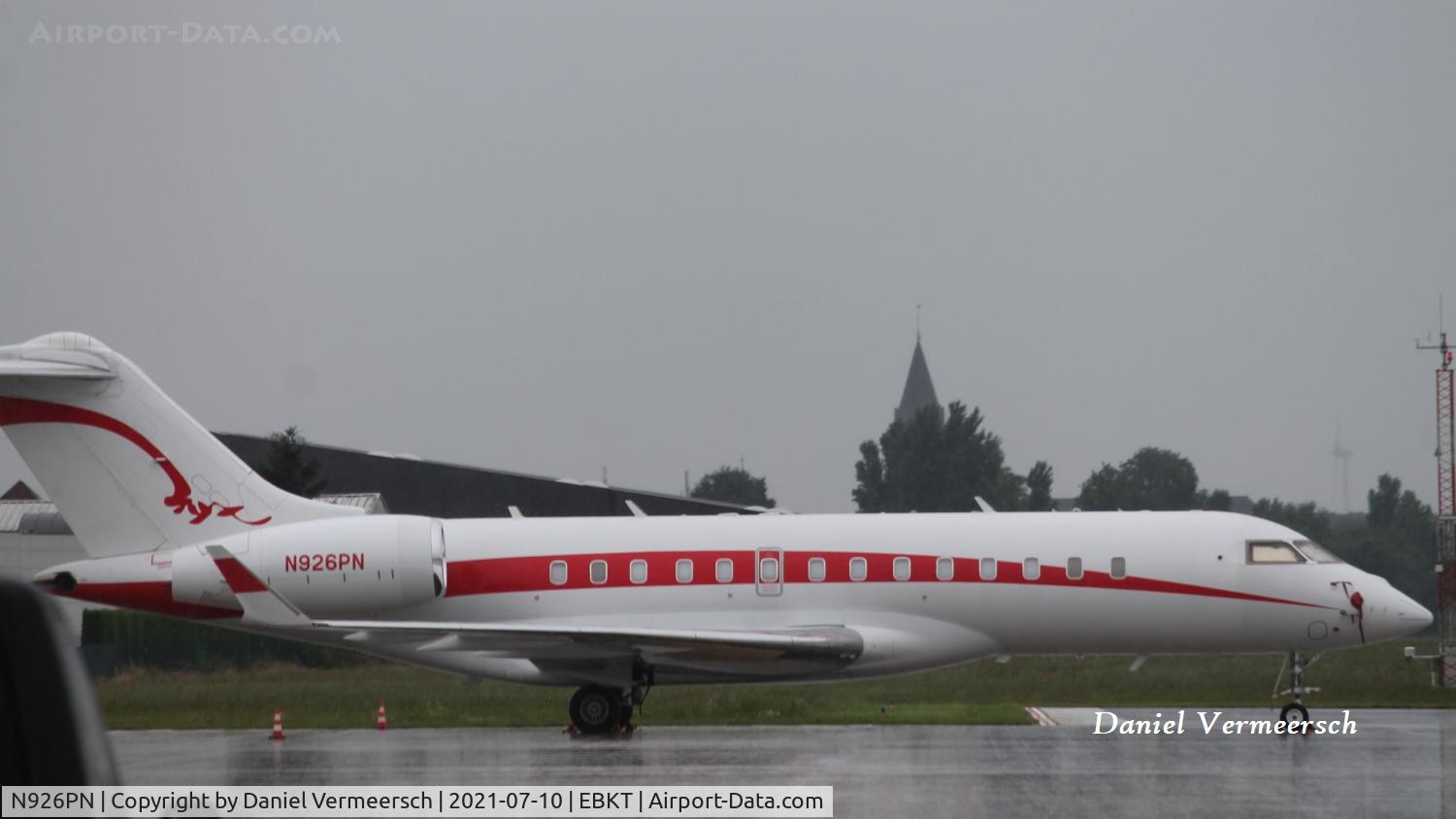 N926PN, 1998 Bombardier BD-700-1A10 Global Express C/N 9003, Visitor at Wevelgem.