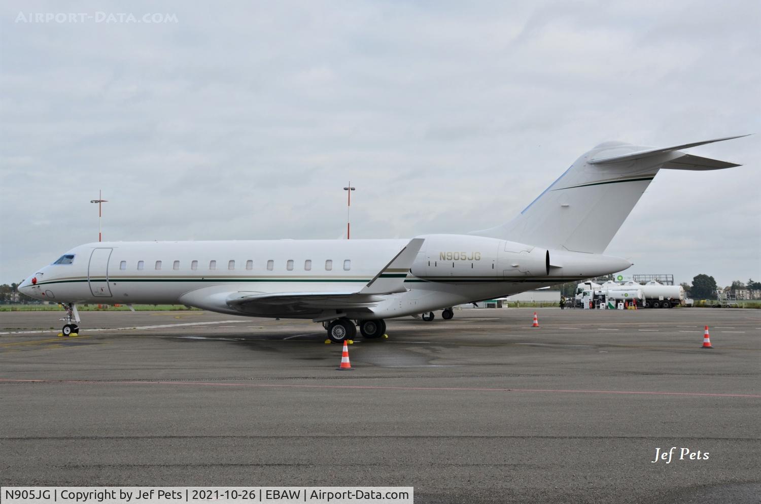 N905JG, 2012 Bombardier BD-700-1A10 Global 6000 C/N 9497, At Antwerp Airport.