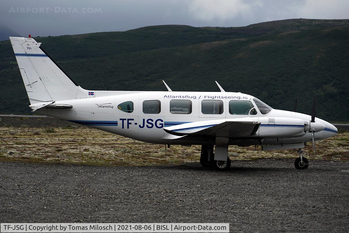TF-JSG, 1972 Piper PA-31-310 Navajo C/N 31-779, At the private airport Skaftafell, Iceland (BISL)