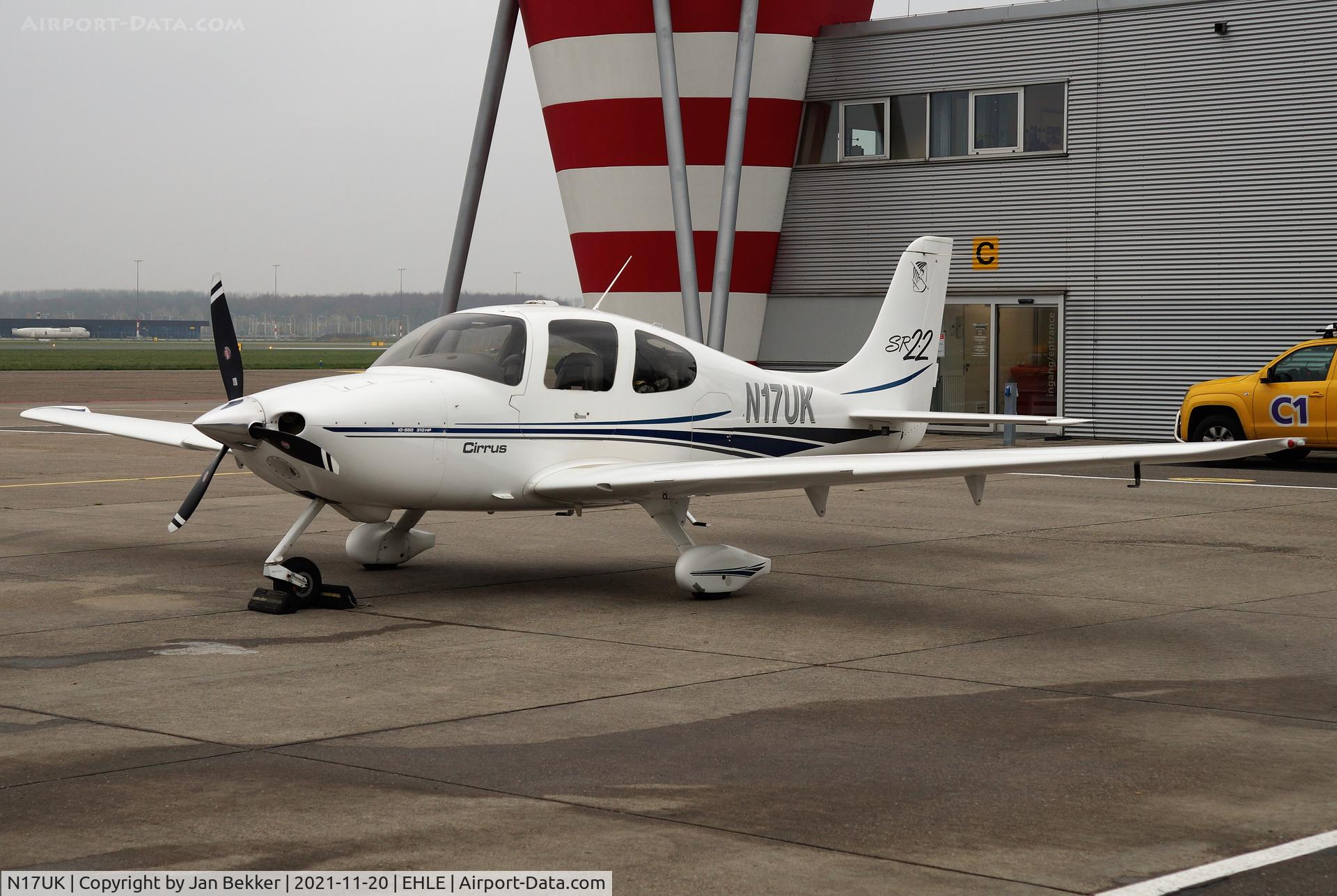 N17UK, 2002 Cirrus SR22 C/N 200, Lelystad Airport