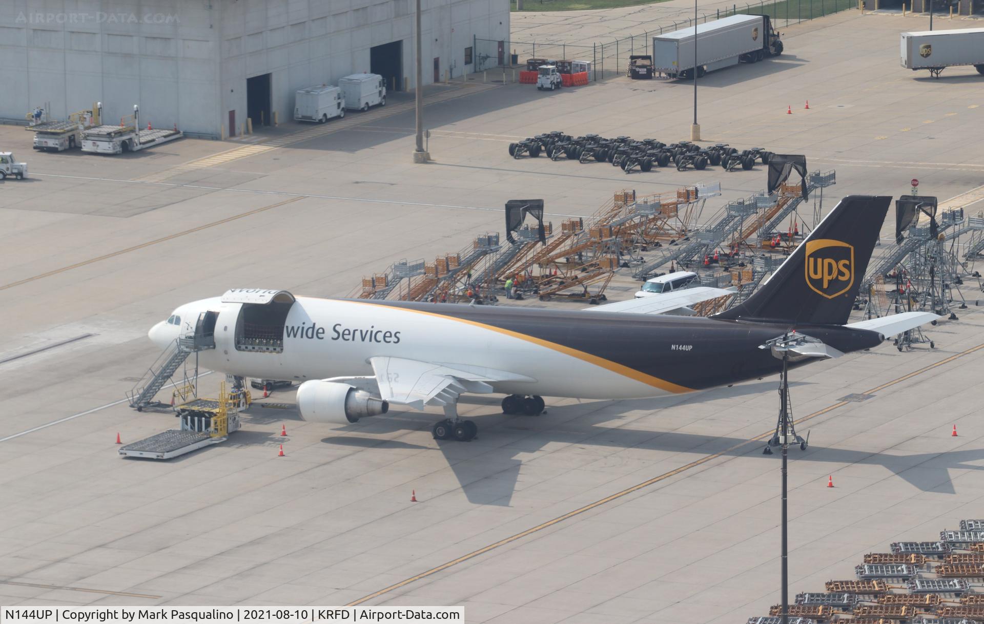 N144UP, 2002 Airbus A300F4-622R C/N 827, Airbus A300F4-622R