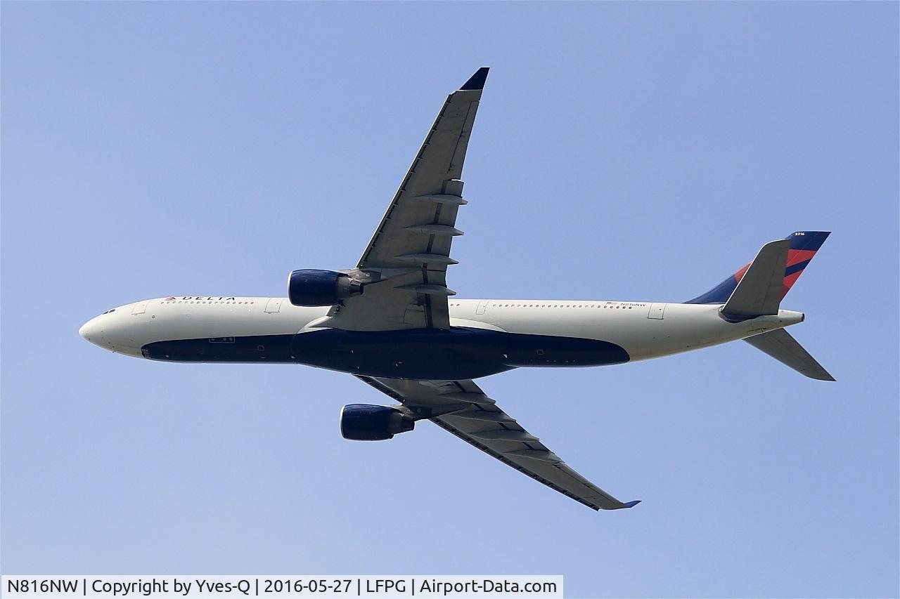N816NW, 2007 Airbus A330-323X C/N 0827, Airbus A330-323X, Climbing from rwy 27L, Roissy Charles De Gaulle airport (LFPG-CDG)