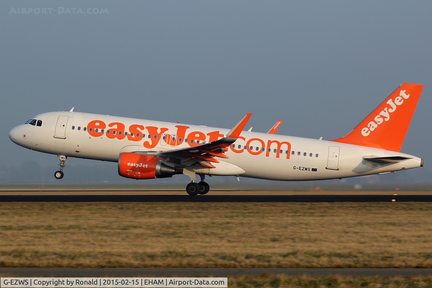 G-EZWS, 2014 Airbus A320-214 C/N 6011, at spl