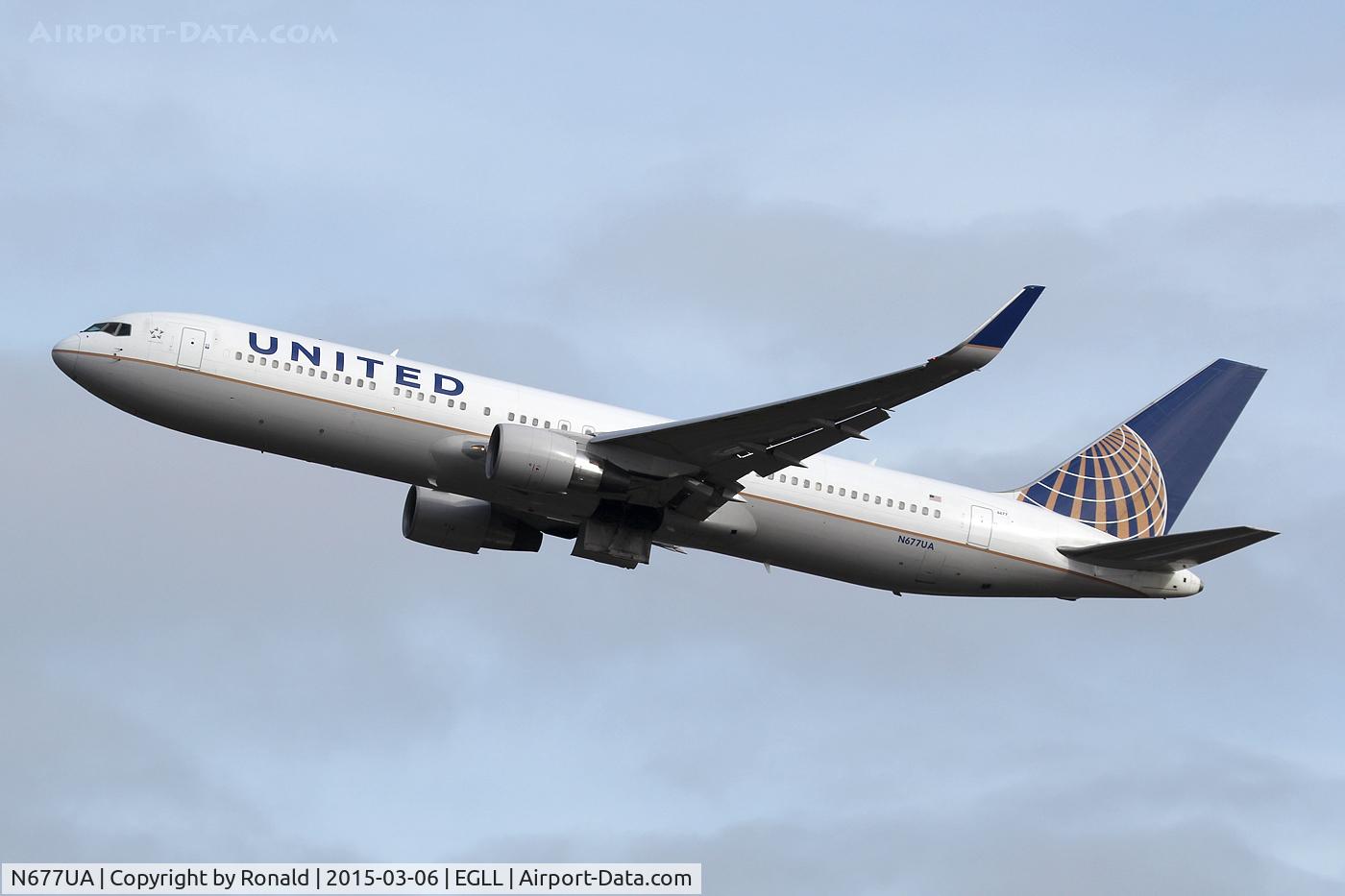 N677UA, 2001 Boeing 767-322 C/N 30029, at lhr