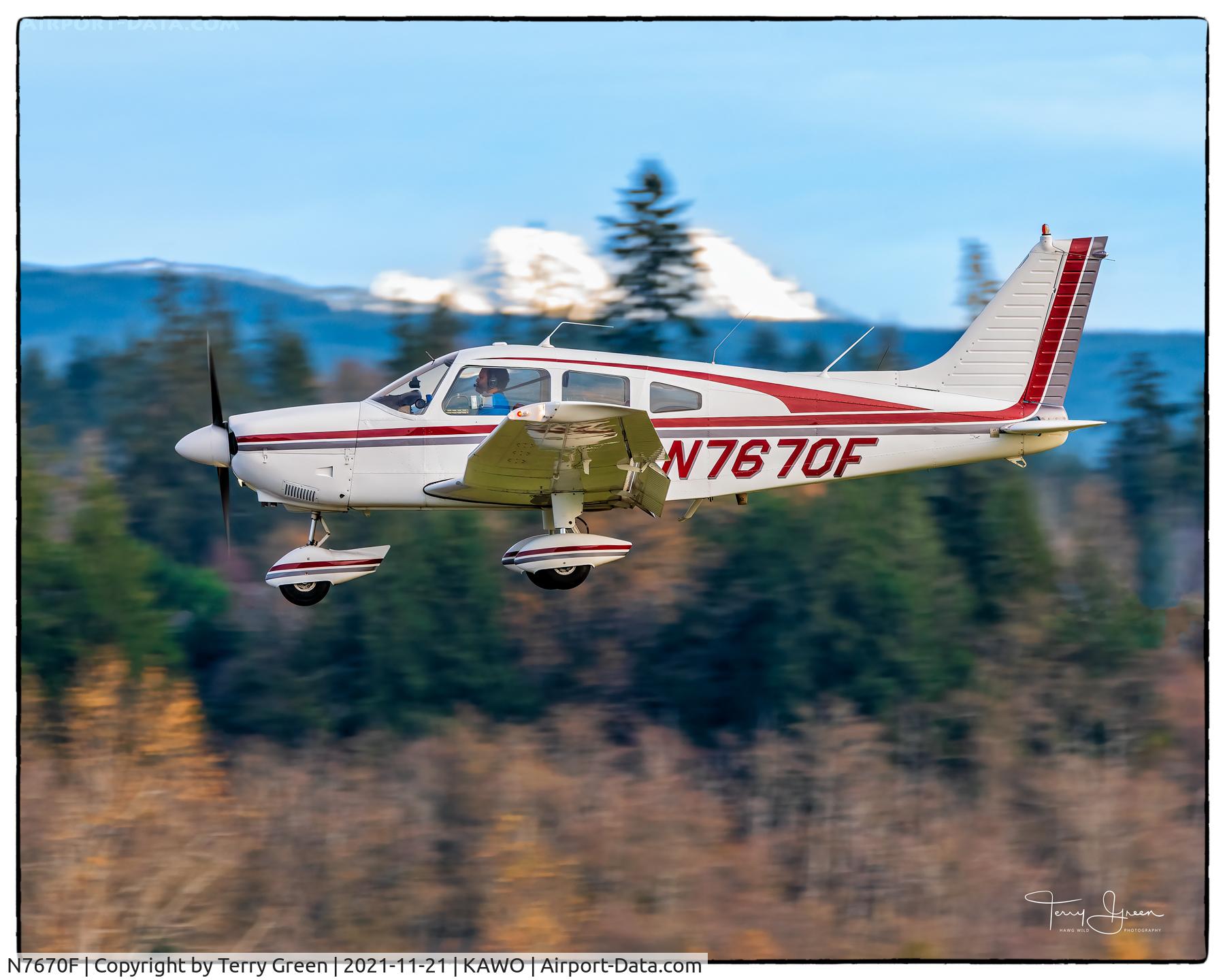 N7670F, 1976 Piper PA-28-181 C/N 28-7790214, KAWO