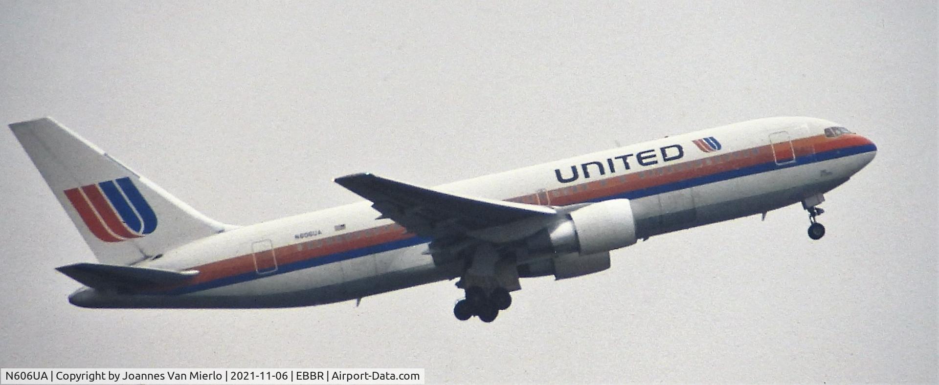 N606UA, 1982 Boeing 767-222 C/N 21867, Slide scan