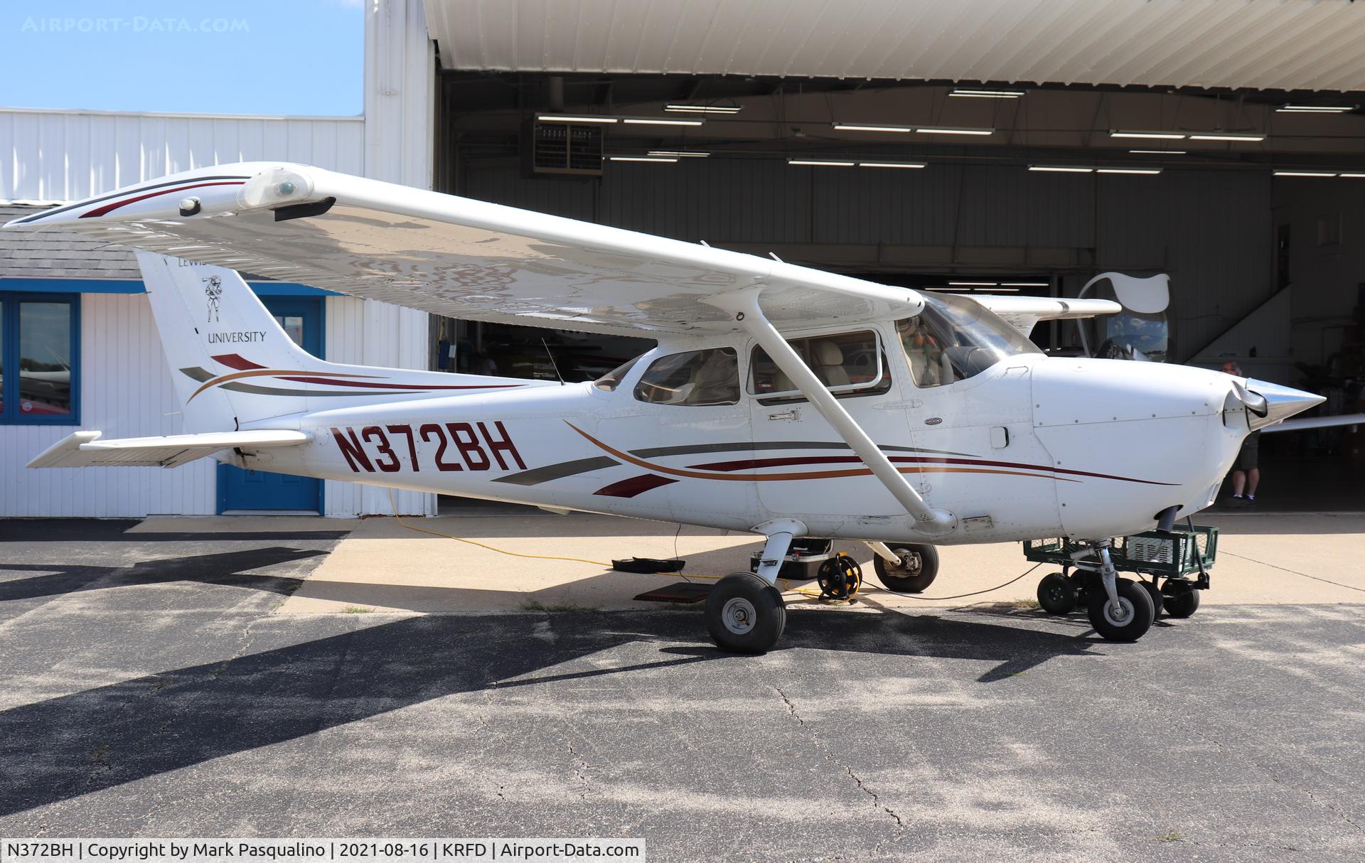 N372BH, 2006 Cessna 172S C/N 172S10110, Cessna 172S