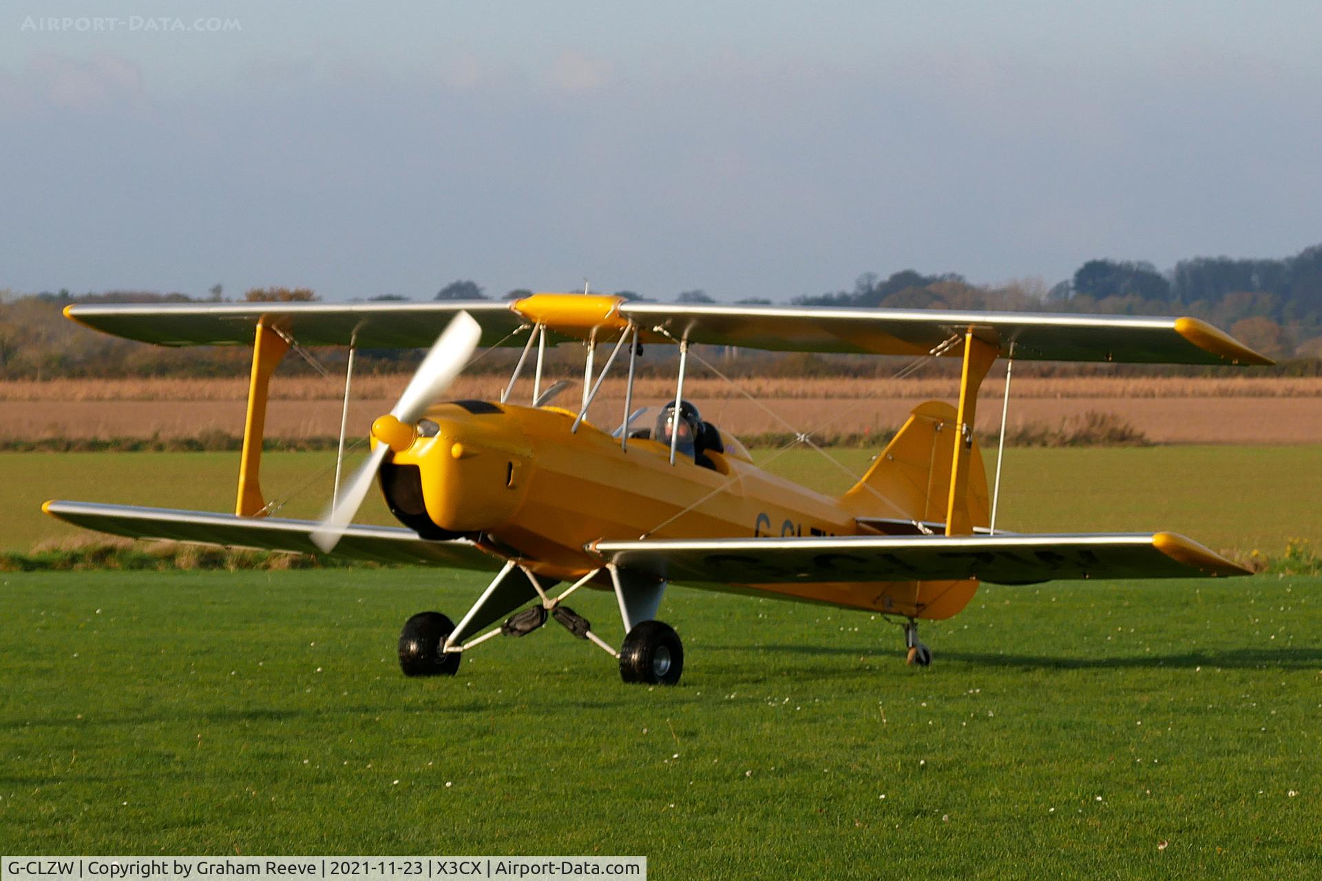 G-CLZW, 2021 TLAC Sherwood Ranger ST C/N TLAC-1-005, Just landed at Northrepps.